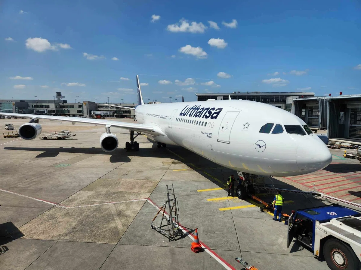 LUFTHANSA 見せかけ ルフトハンザドイツ航空 デイバッグ