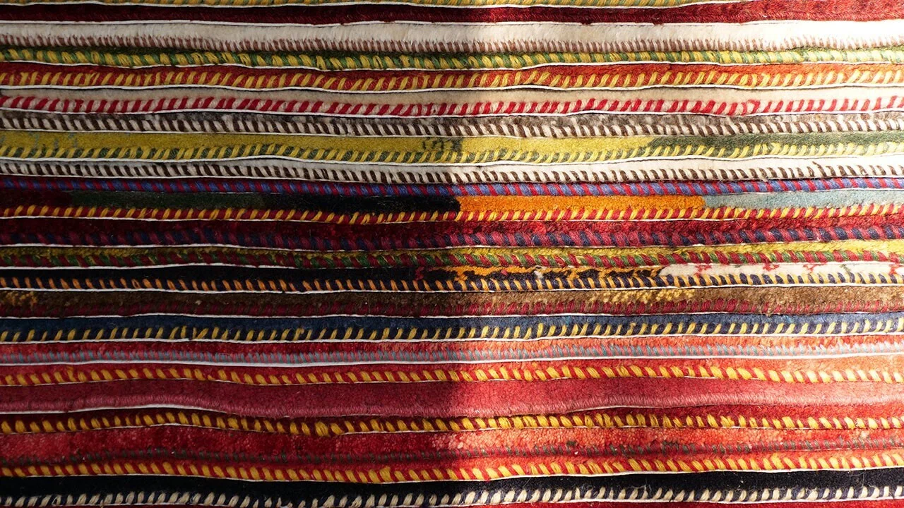 本物のペルシャ絨毯の選び方｜SATHI RUGS | 手織り絨毯専門店