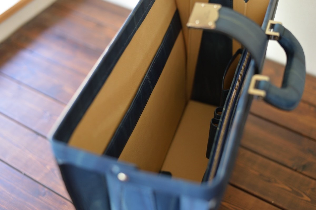 ホ*ジ様 ダレスバッグ　ブッテーロ本革　ネイビー　総手縫い Luggage AOKI 1894 Genius 日本の職人技術の結晶 牛革