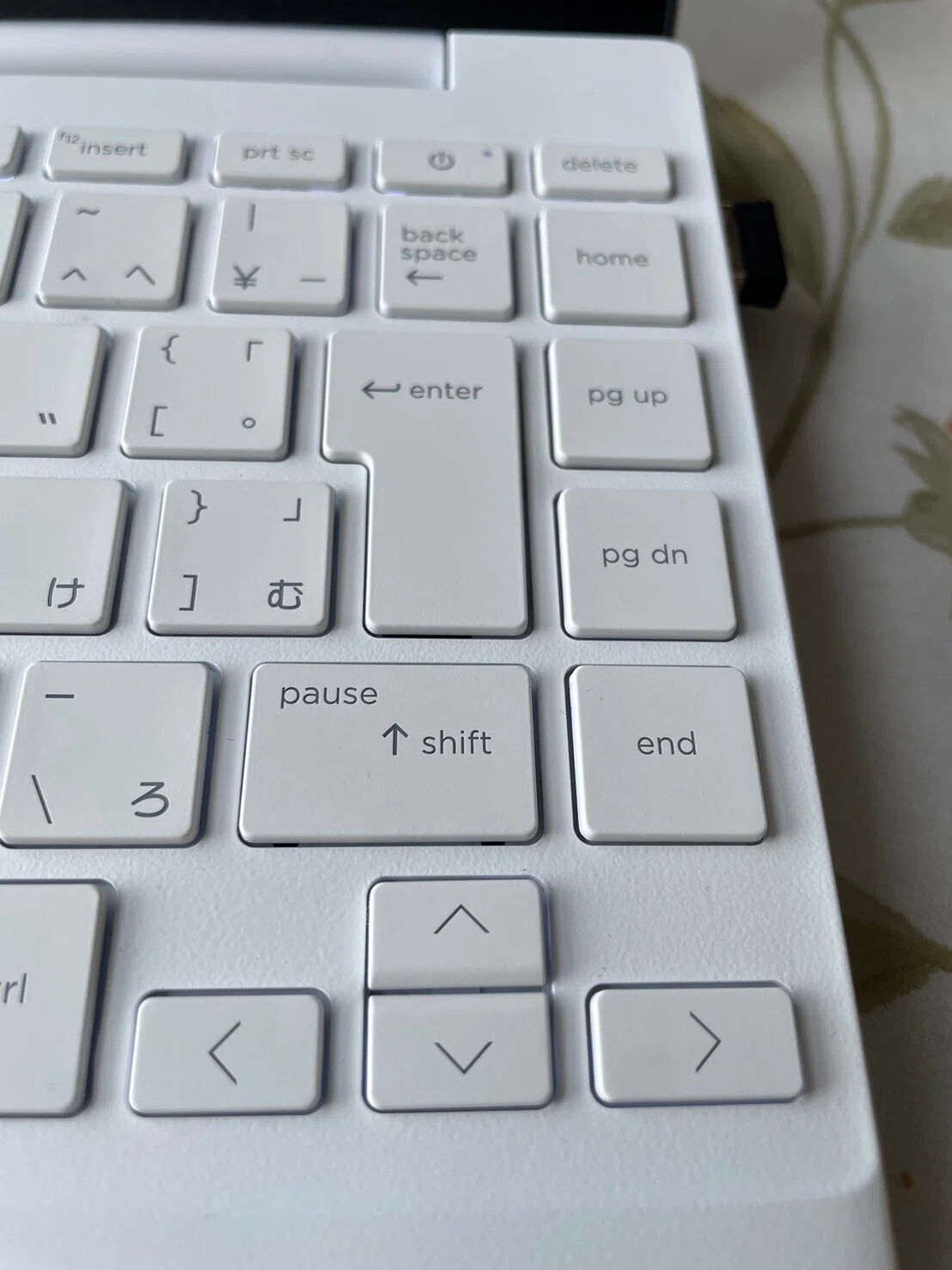 大学のノートパソコンの相棒はこれ「HP Pavilion Aero 13 