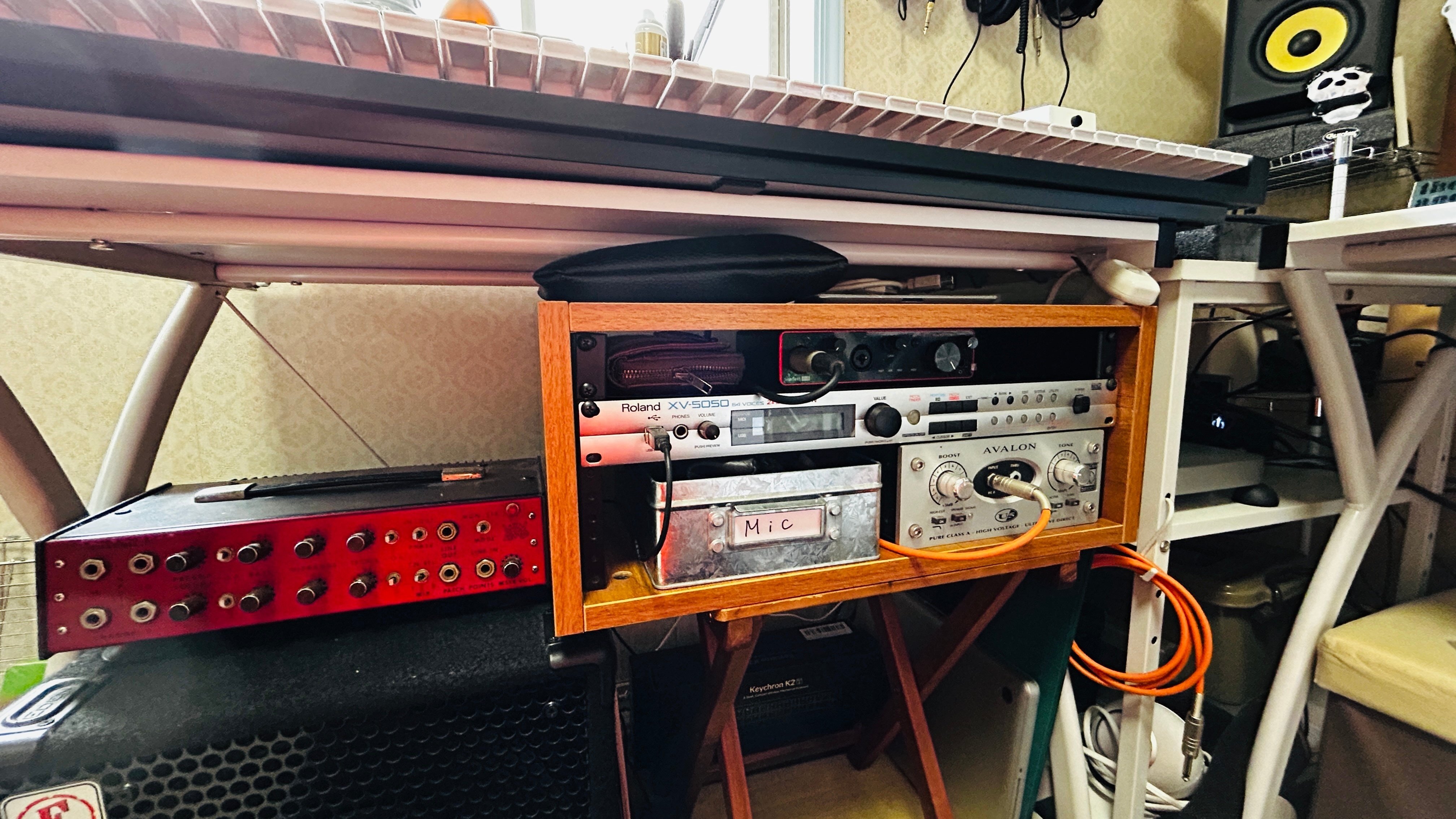 ラックケースをデスク下に移動した」というお話。｜TDC