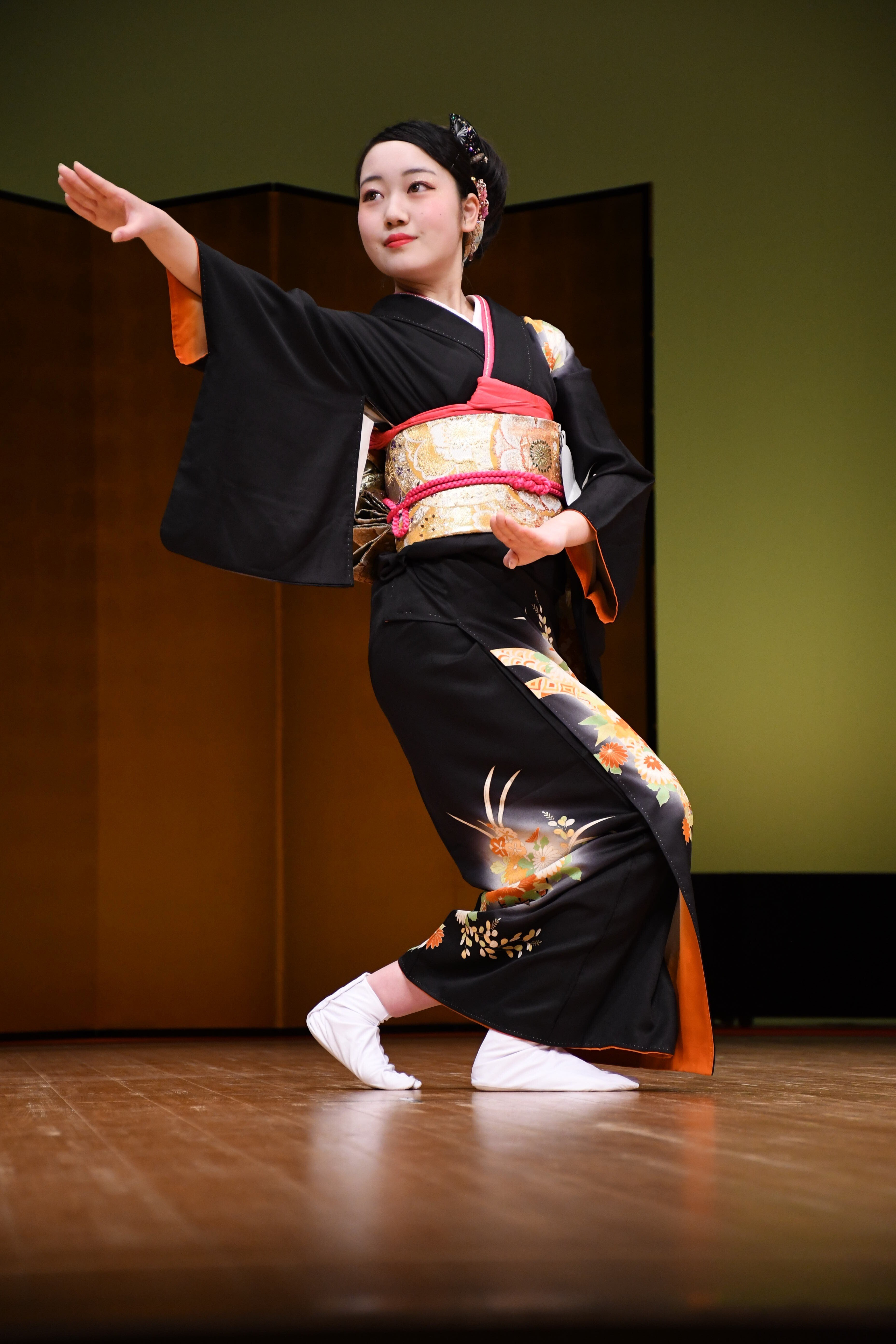 第24回 青森県ちびっこ手踊り王座決定戦｜陸奥新報社販売事業部