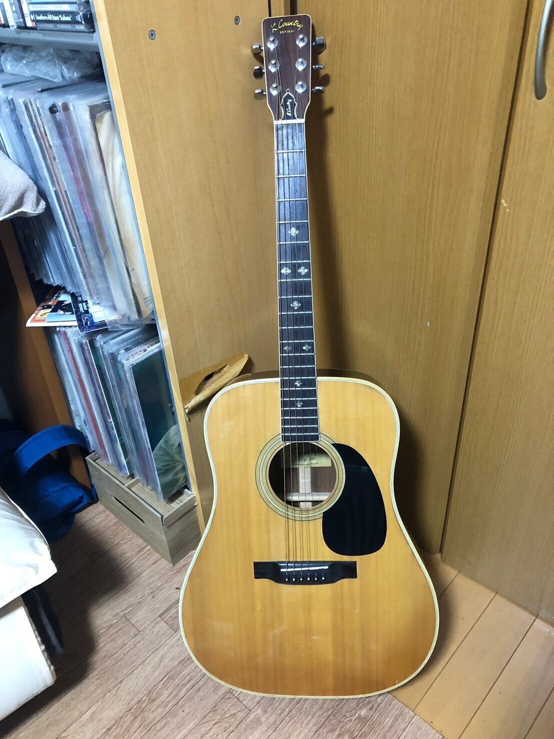 Kasuga（春日楽器）のレアモデル トップ単板で虎杢のメイプル