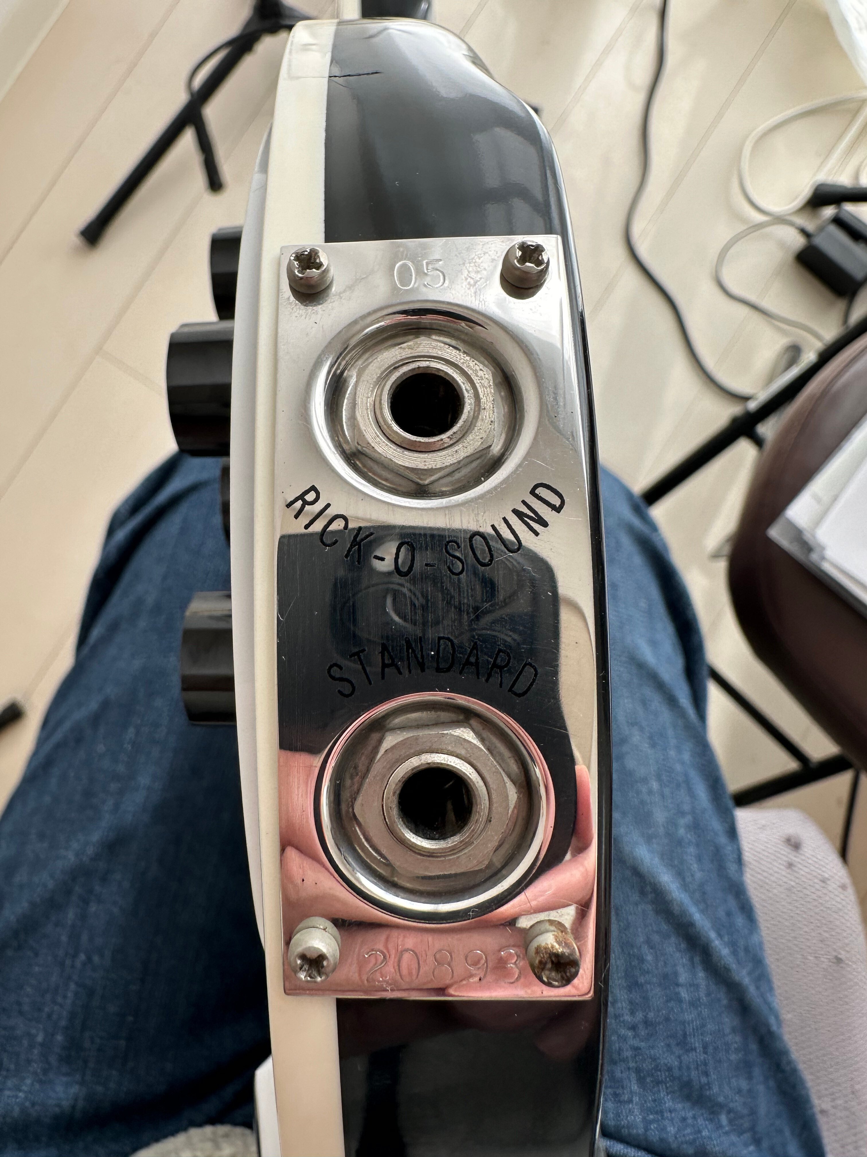 リッケンバッカー純正4003フロントピックアップベゼル Rickenbackerリッケンバッカー4003用 トレブルベゼルの通販 by