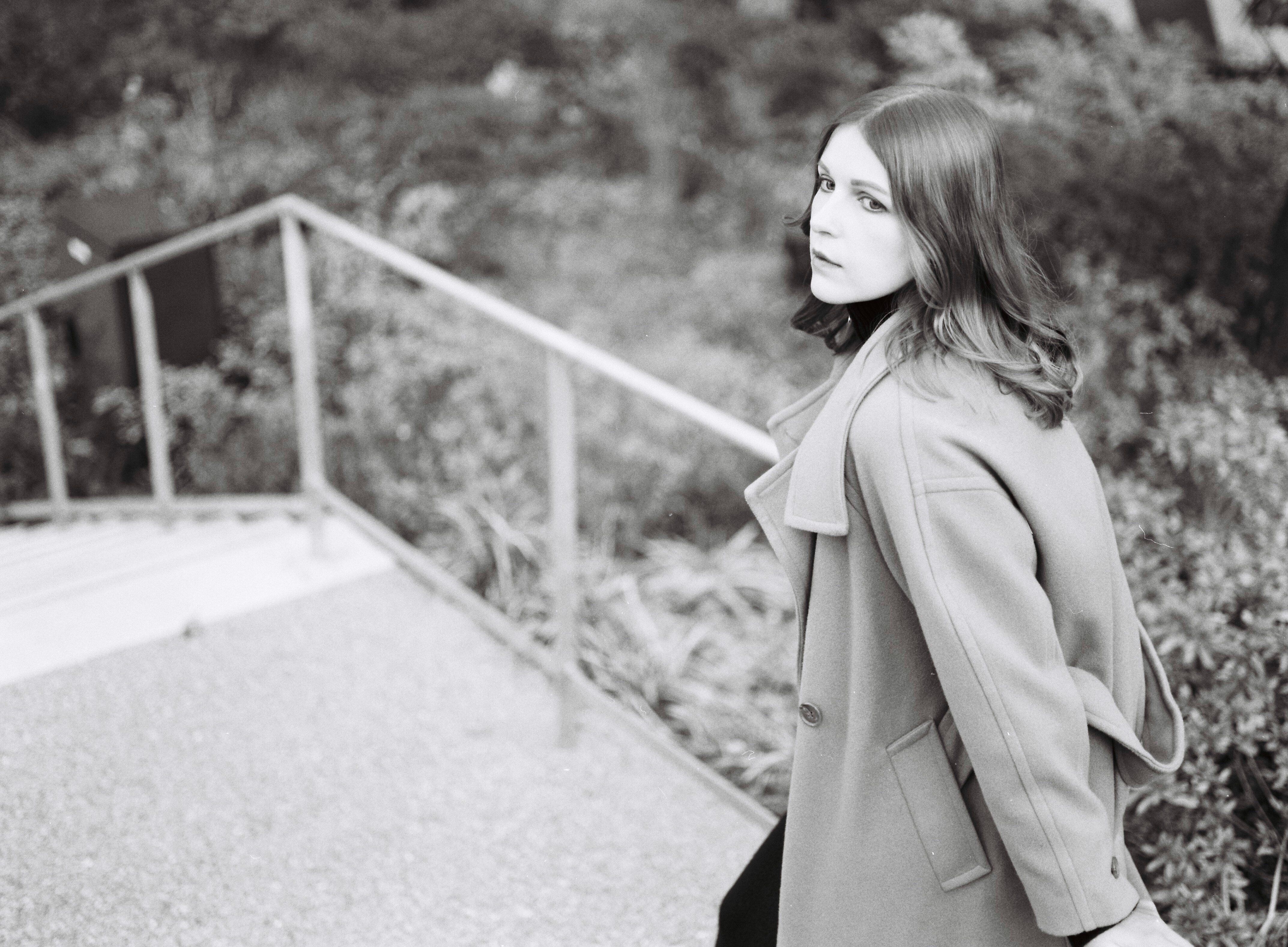 vol.270 中判フィルムでポートレート撮影｜緋色のHiro（写真を撮る人）