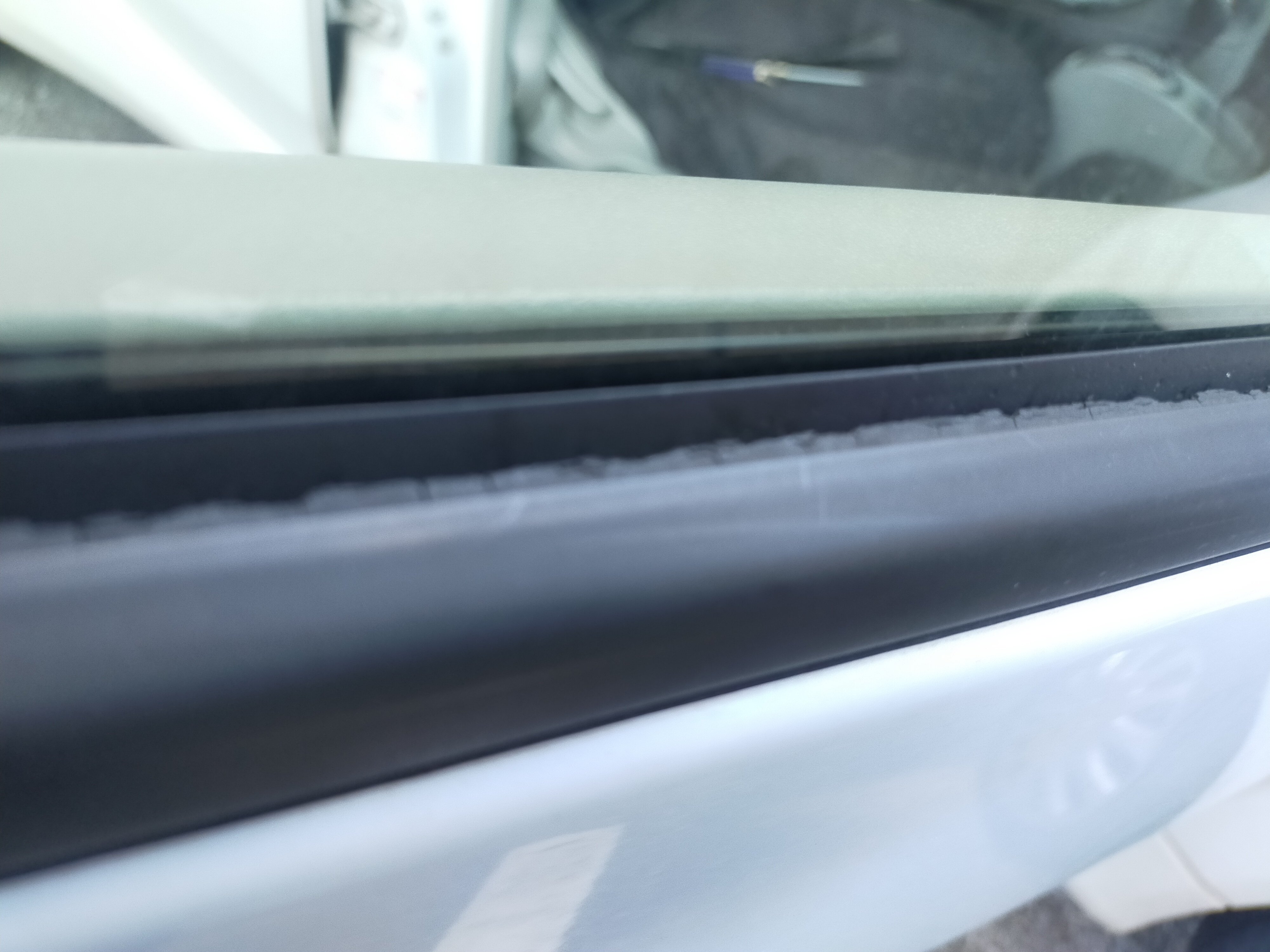 見ざる修理後 水切りモール補修｜うえぽん