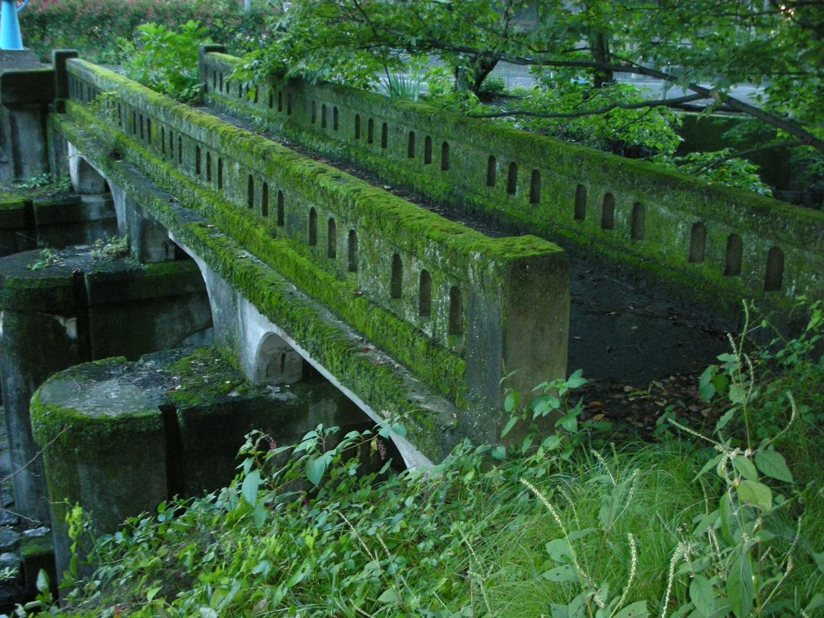埼玉県 間瀬ダム 堰堤管理橋