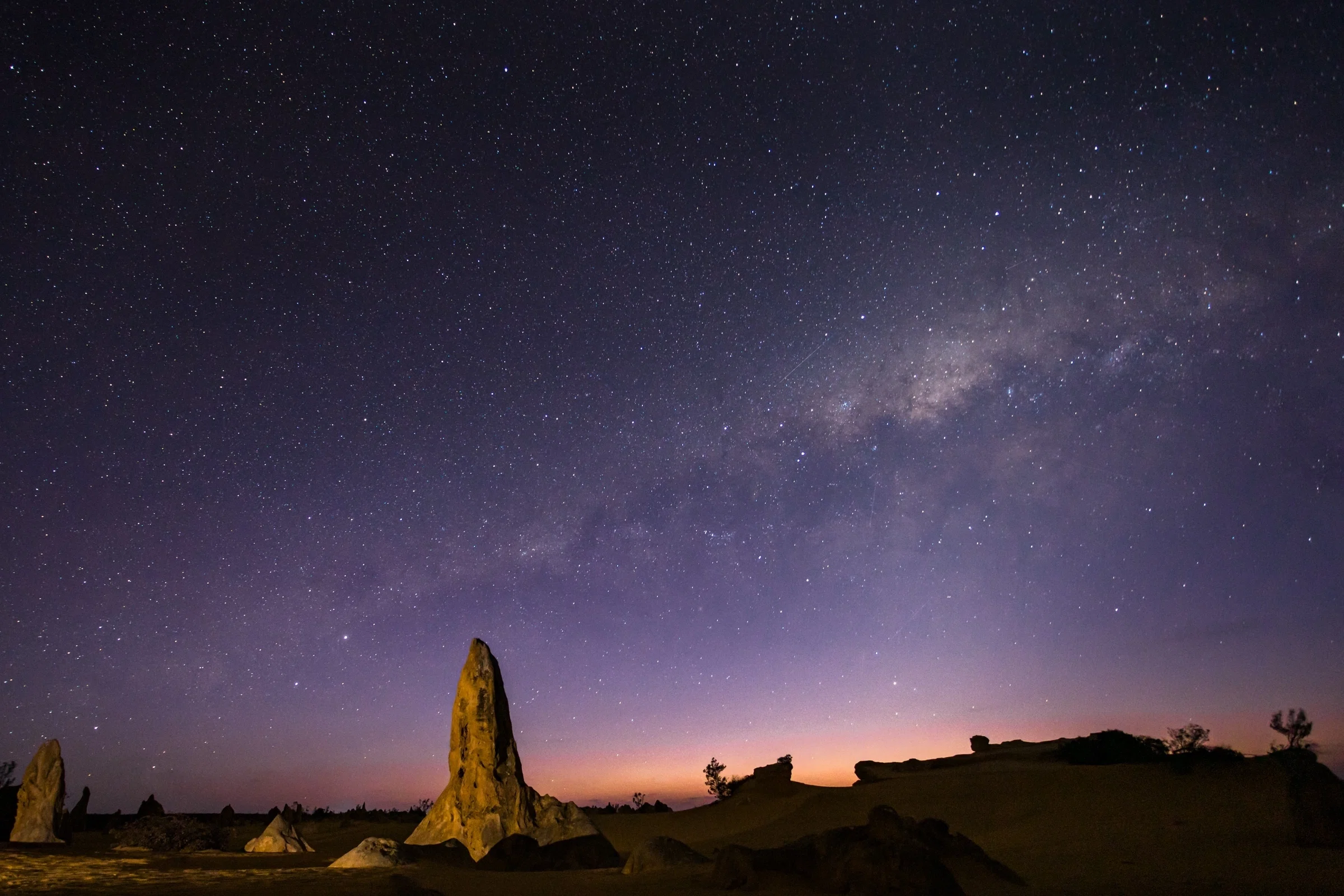 17mm広角レンズで見る #1夜空のPinnacles｜Miwako Lucy