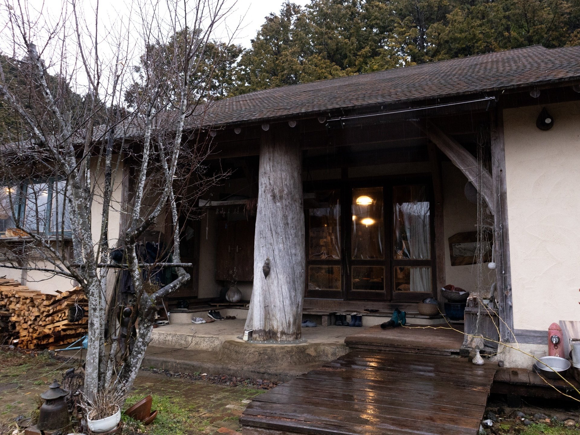 工房探訪記】高野山で見た森岡成好さん、由利子さんの焼き物屋