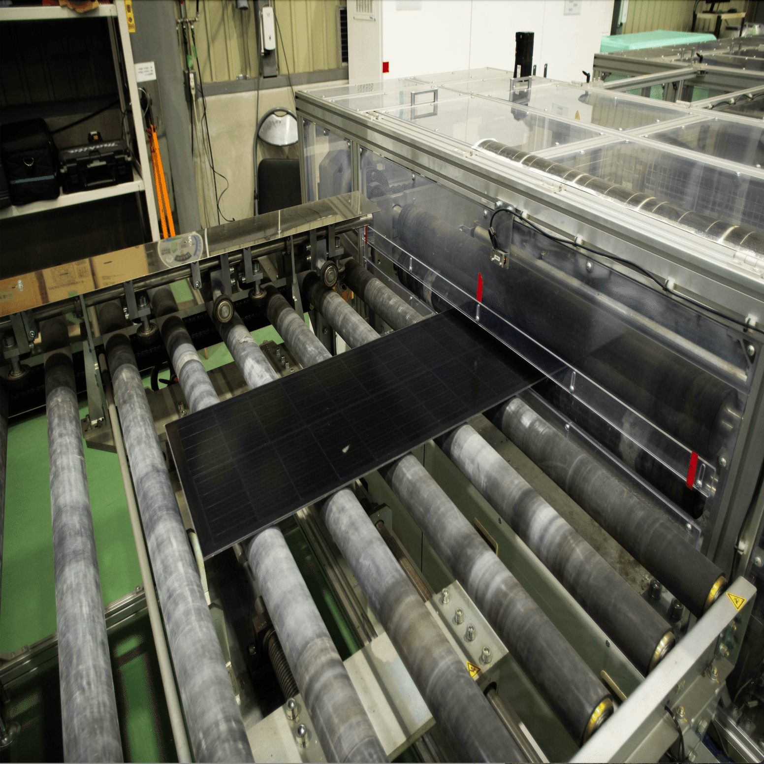 実証レポ】廃棄ゼロへ。リサイクル率99%の太陽光パネル処理施設へ潜入