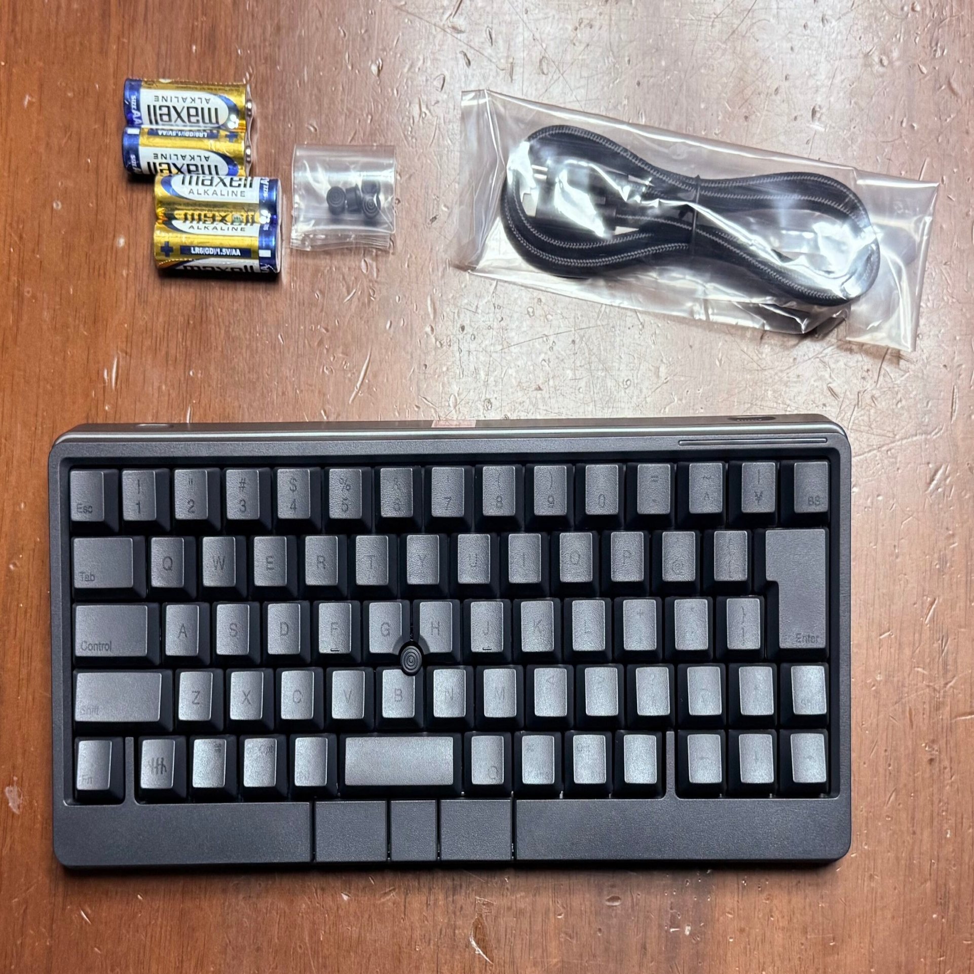 キーボードはPFUさんのHHKB Studio日本語配列/墨を使っています 