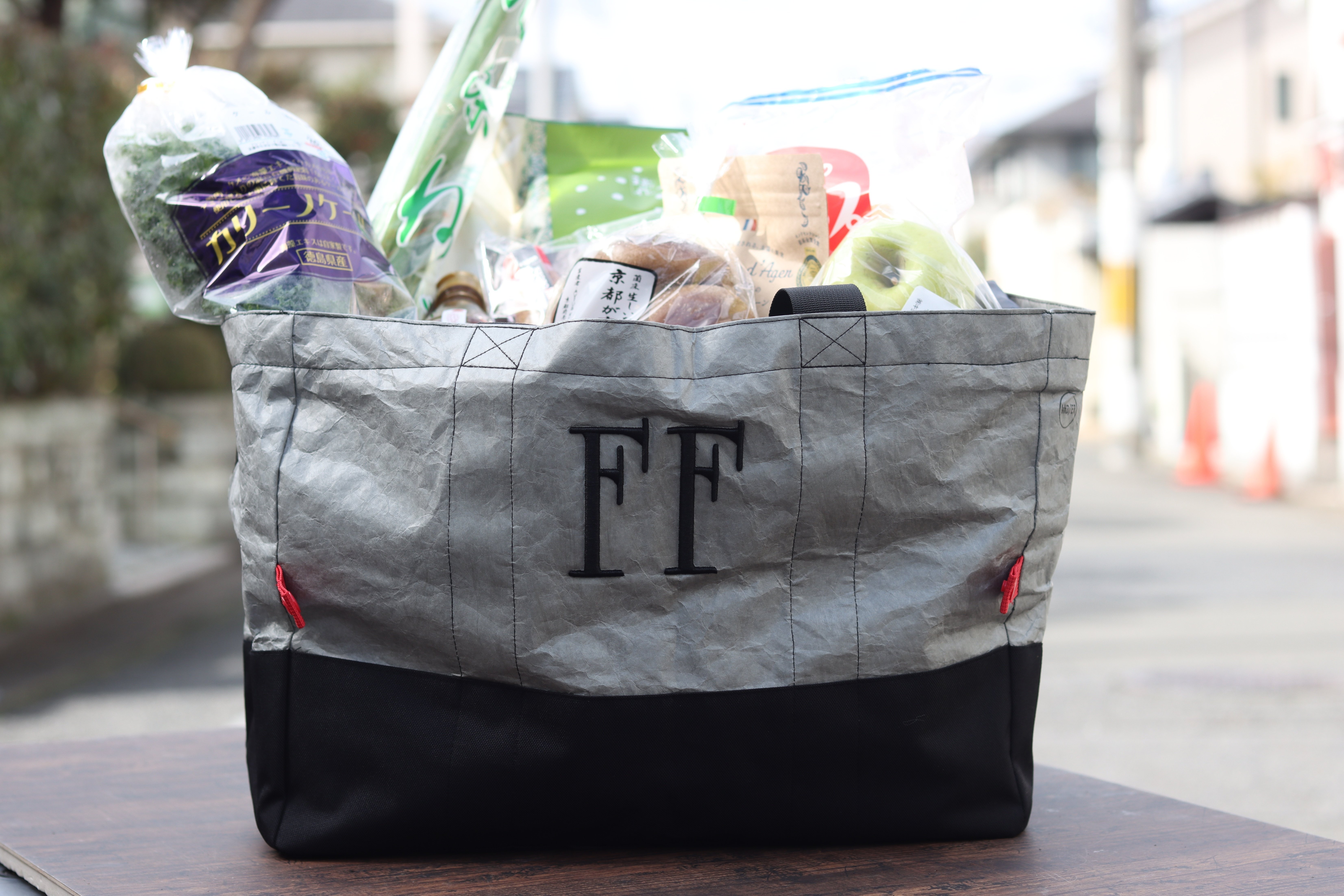 毎日の買い物に。オリジナルエコバッグ「エフバッグ」新発売