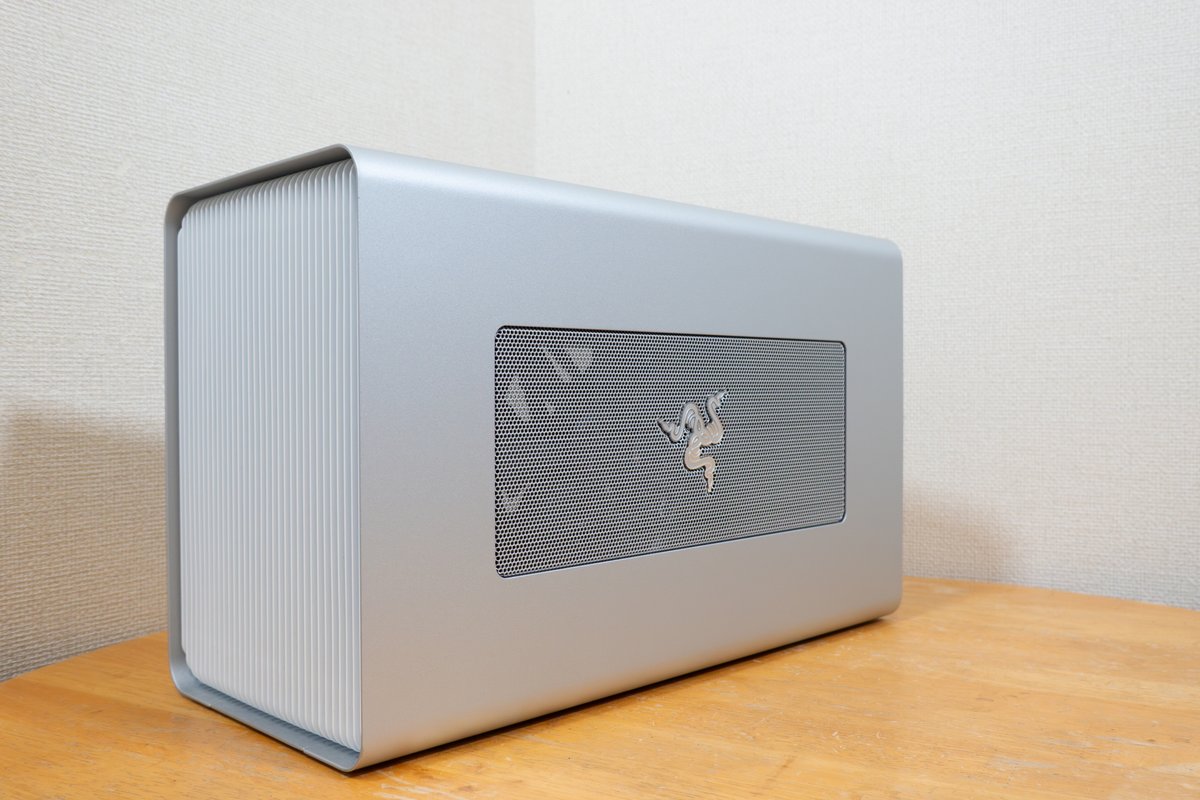 Razer Core X Chroma 外付け GPU EGPU 箱付き（ノートPCにグラボを増設  