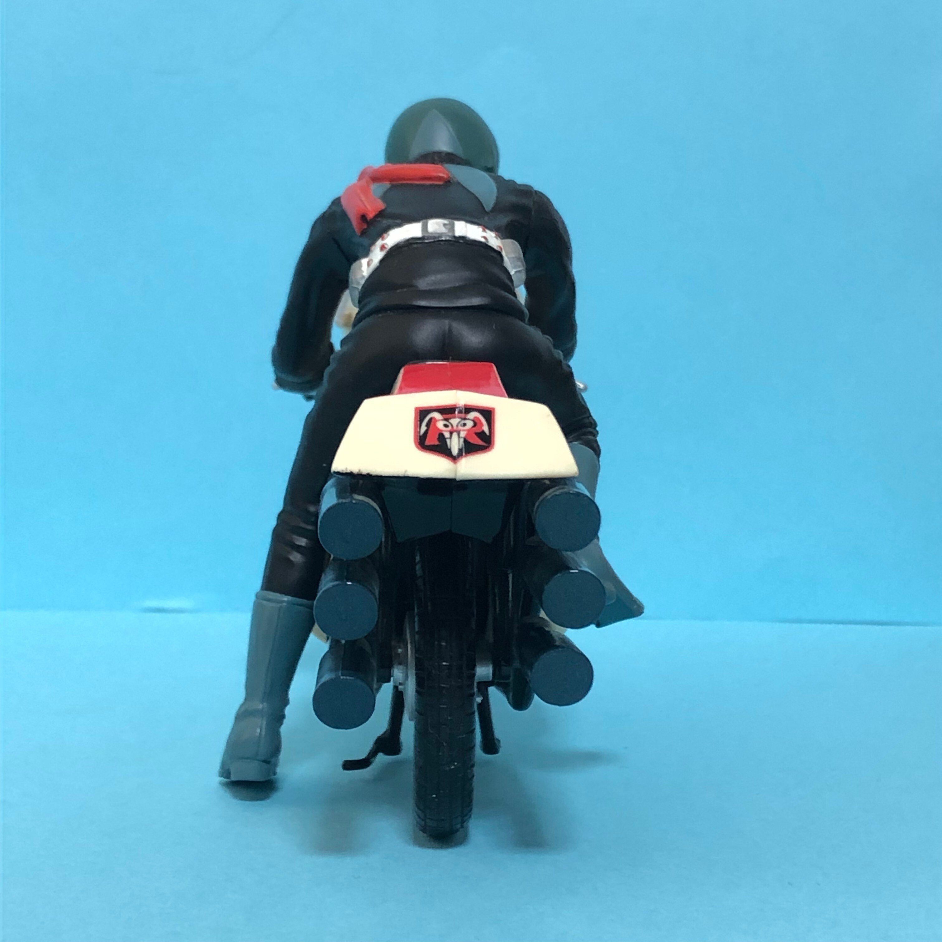 完売】やっぱりライダーと言えば､バイクでしょ？『仮面ライダー フィギュア&バイク 仮面ライダー1号&仮面ライダーV3』｜お部屋のおかたづけマン