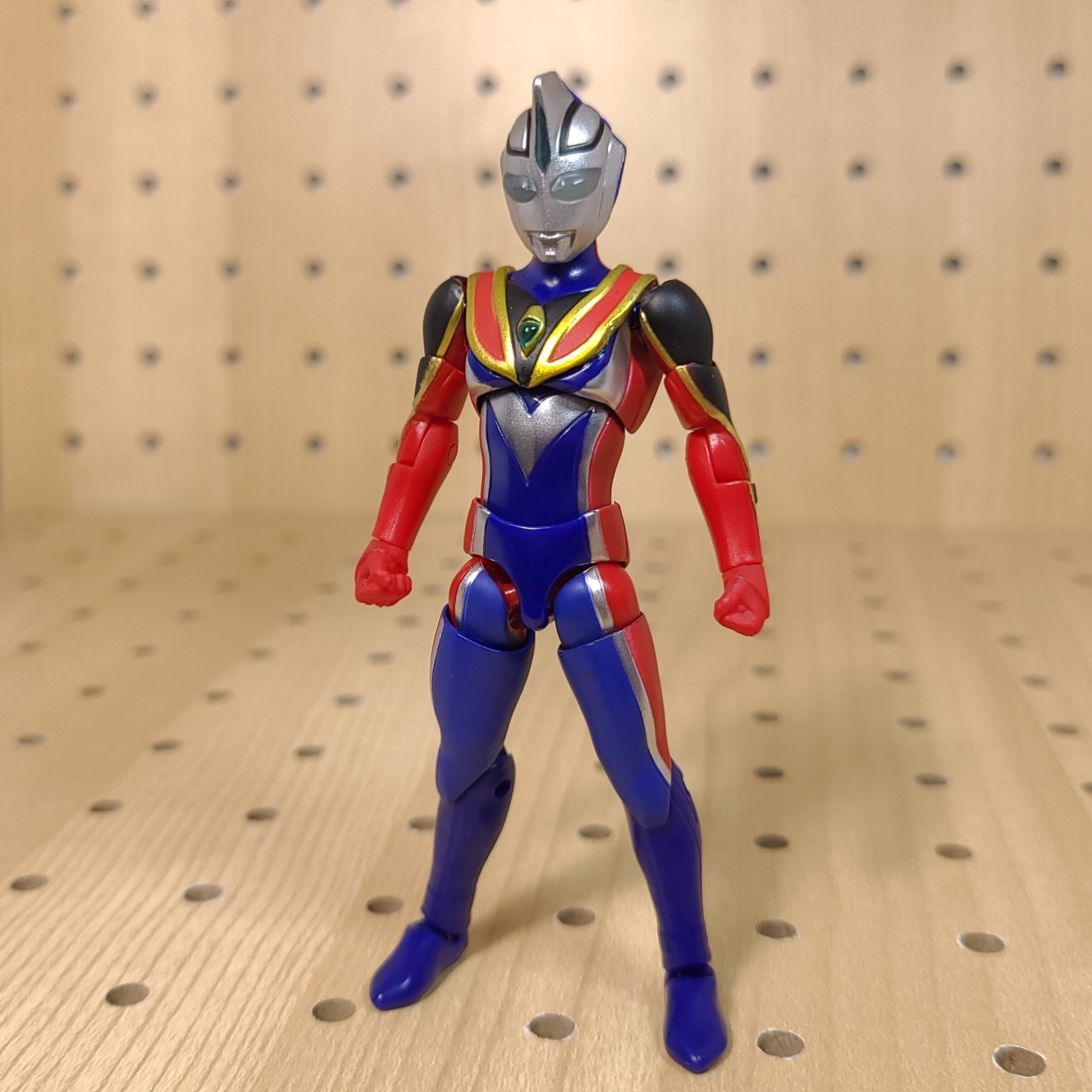 Amazon.co.jp: 超動αウルトラマン ウルトラマンガイア