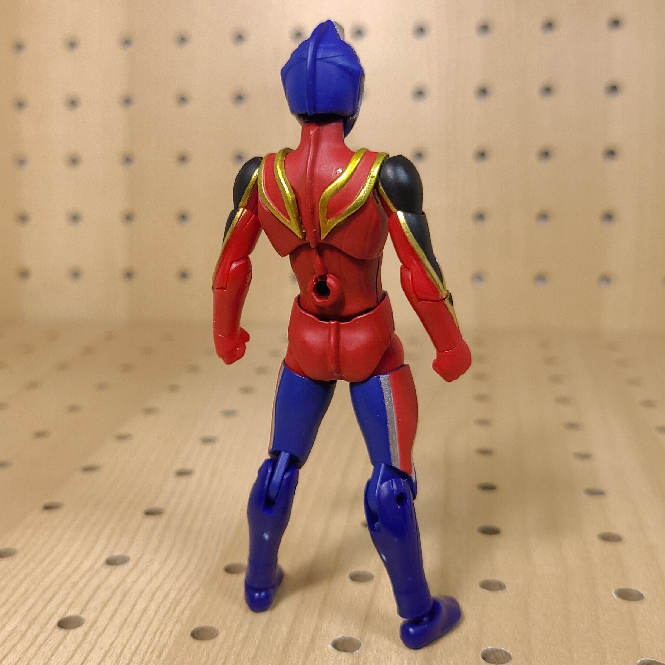 Amazon.co.jp: 超動αウルトラマン ウルトラマンガイア