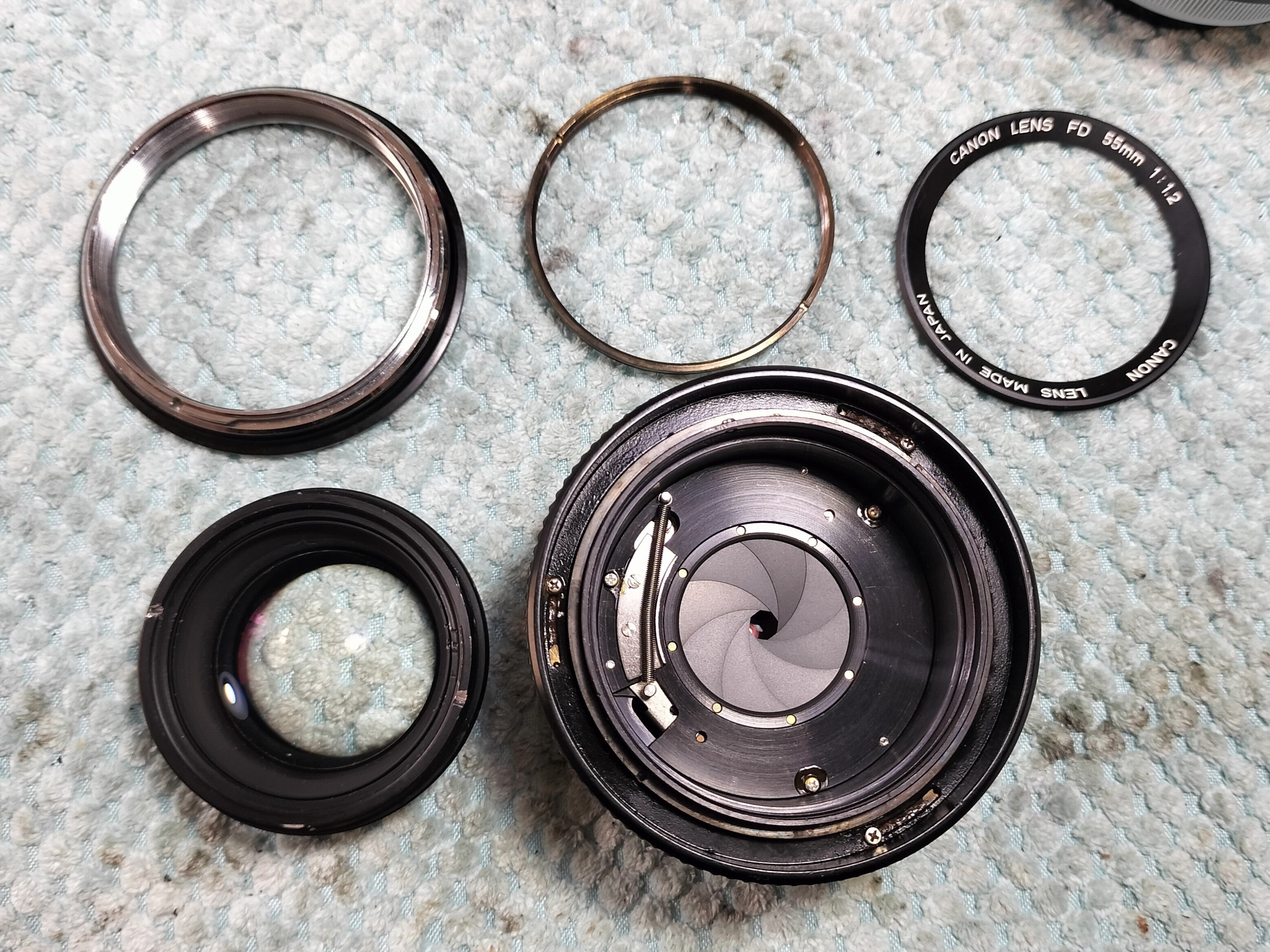 Canon FD 55mm F/1.2の分解|フィルムカメラ修理のアクアカメラ Canon FD 55mm F/1.2の分解|フィルムカメラ修理のアクアカメラ