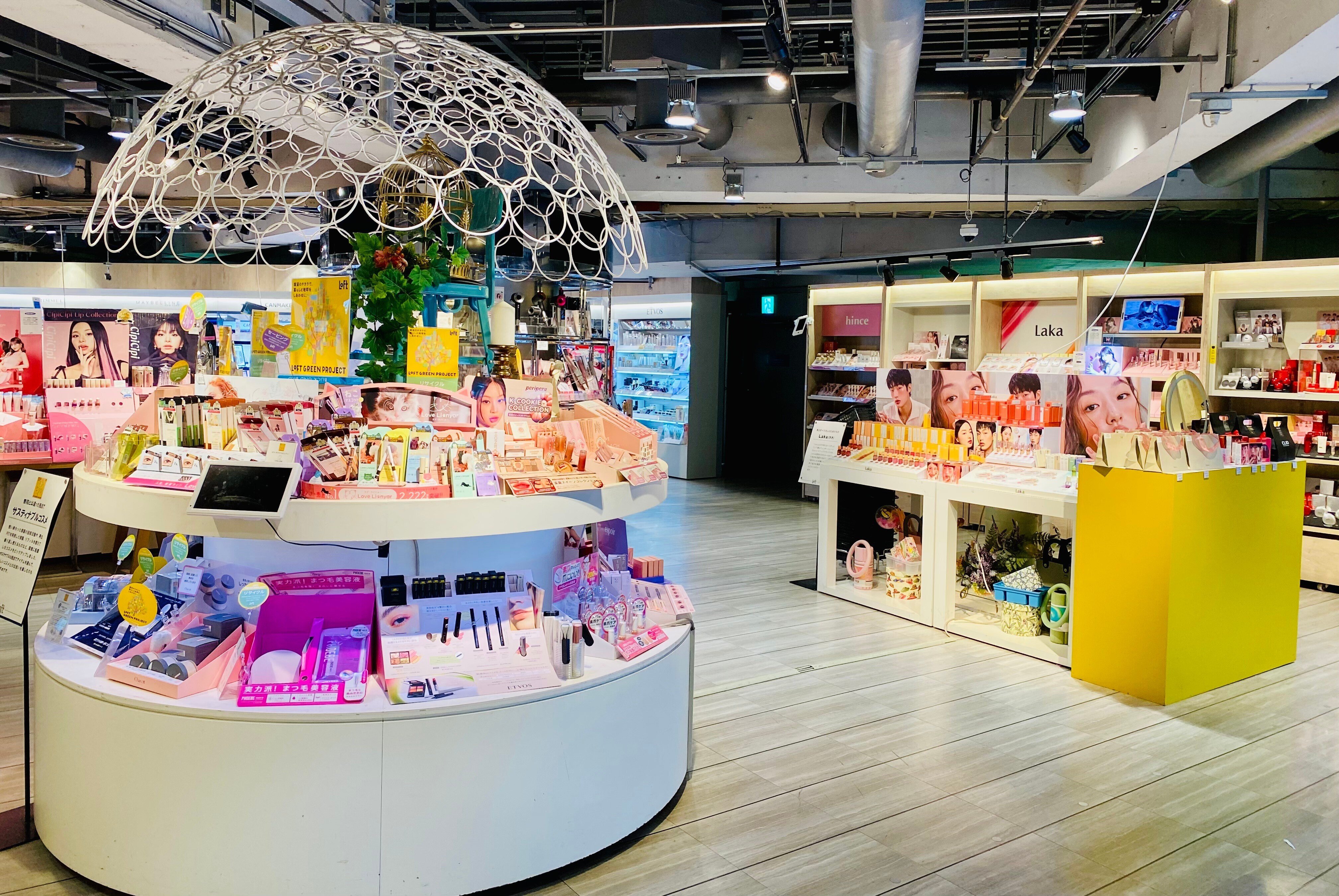 インタビュー】Z世代のコスメ聖地・渋谷ロフト｜2023年に売れた