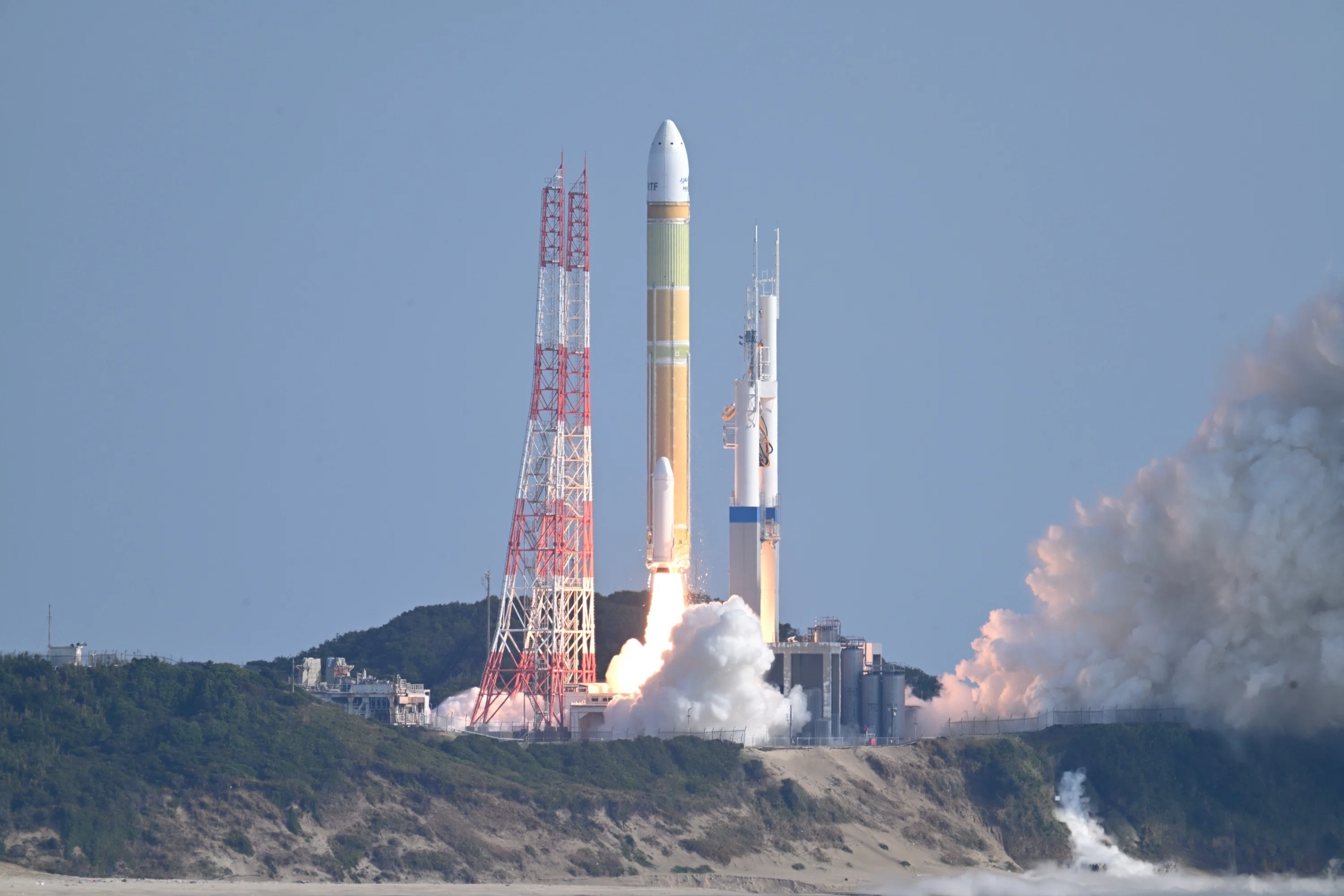 H3ロケット試験機2号機打ち上げ成功 再挑戦果たすも「これからが正念場