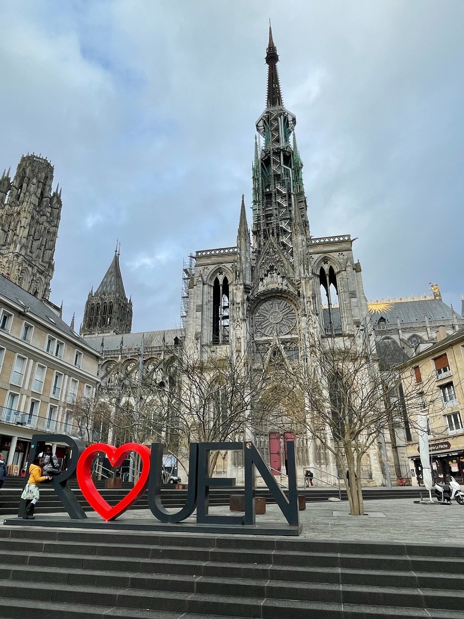フランスひとり旅【美術館編おまけ】モネの連作「ルーアン大聖堂 フランスひとり旅【美術館編おまけ】モネの連作「ルーアン大聖堂