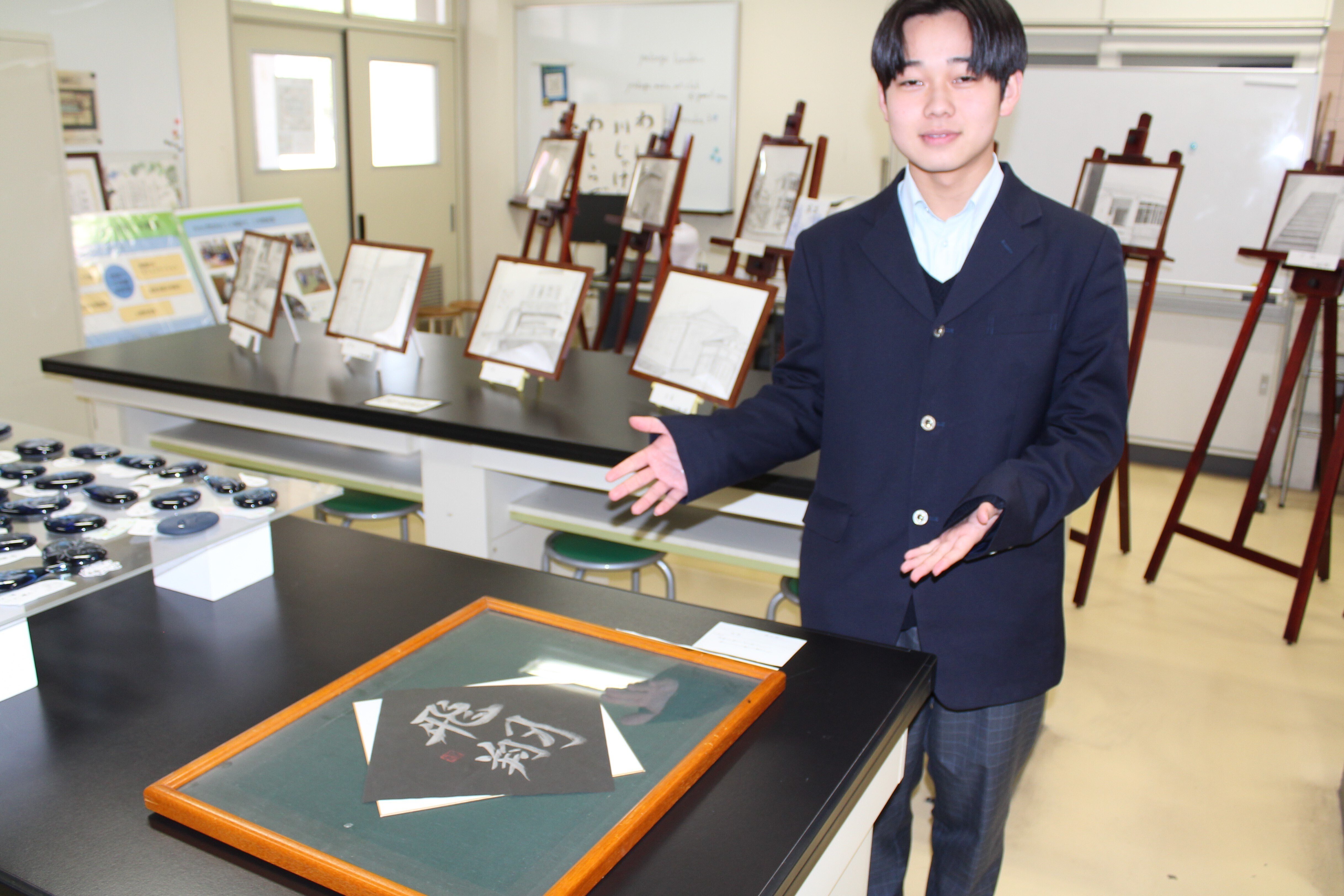 矢掛高校】作品展～高校生の今を知ってほしい！～｜岡山県教育委員会