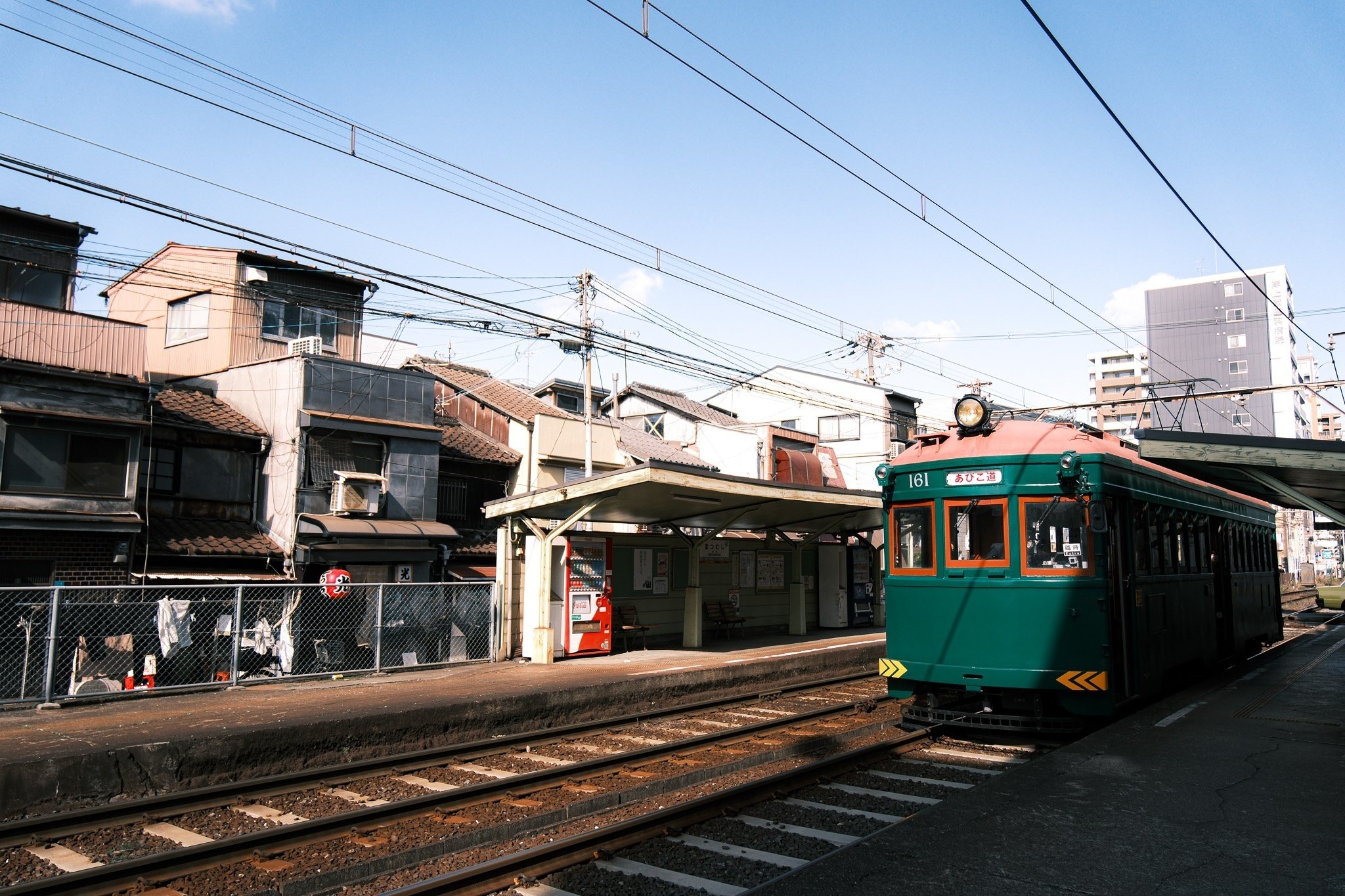 鉄道部品 阪堺電車 ドア横看板 ワンマン入口 百寿まであと7年。「モ161号」動態保存にむけて大規模修繕工事を