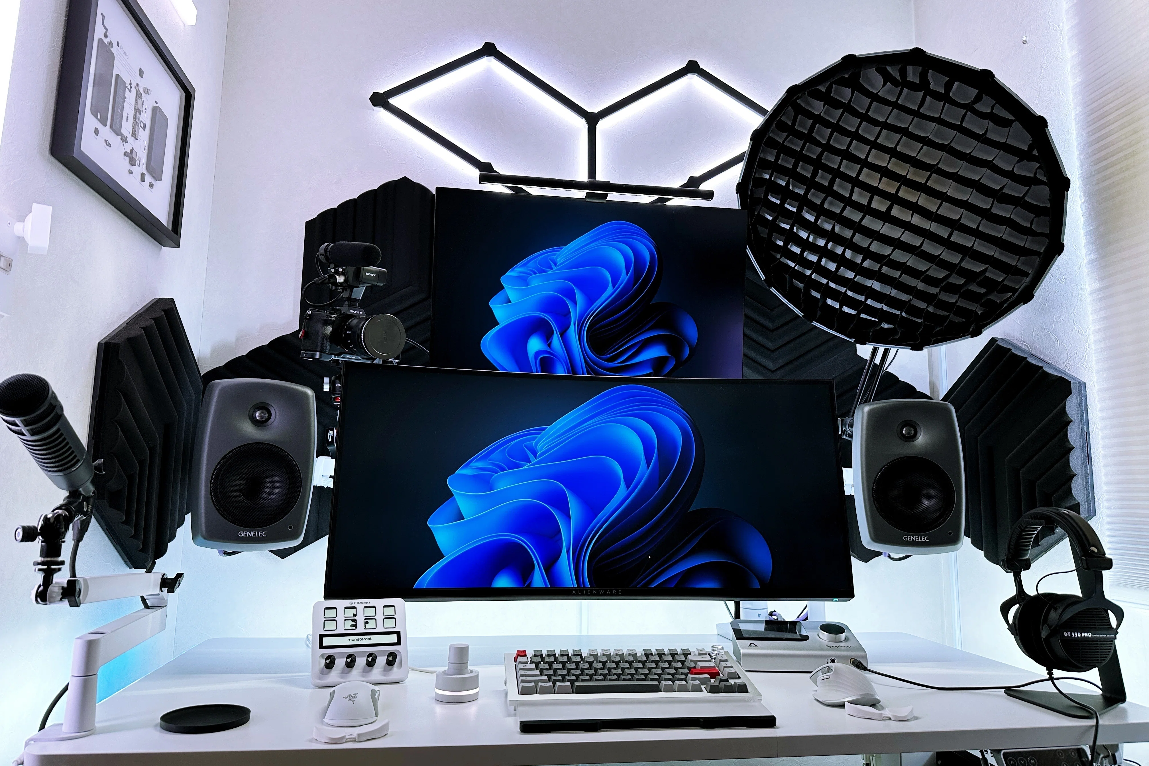 mizutotsukino_uta_デスク DESKSETUP 10.0 最新デスク周り紹介 2023.11｜OVR.