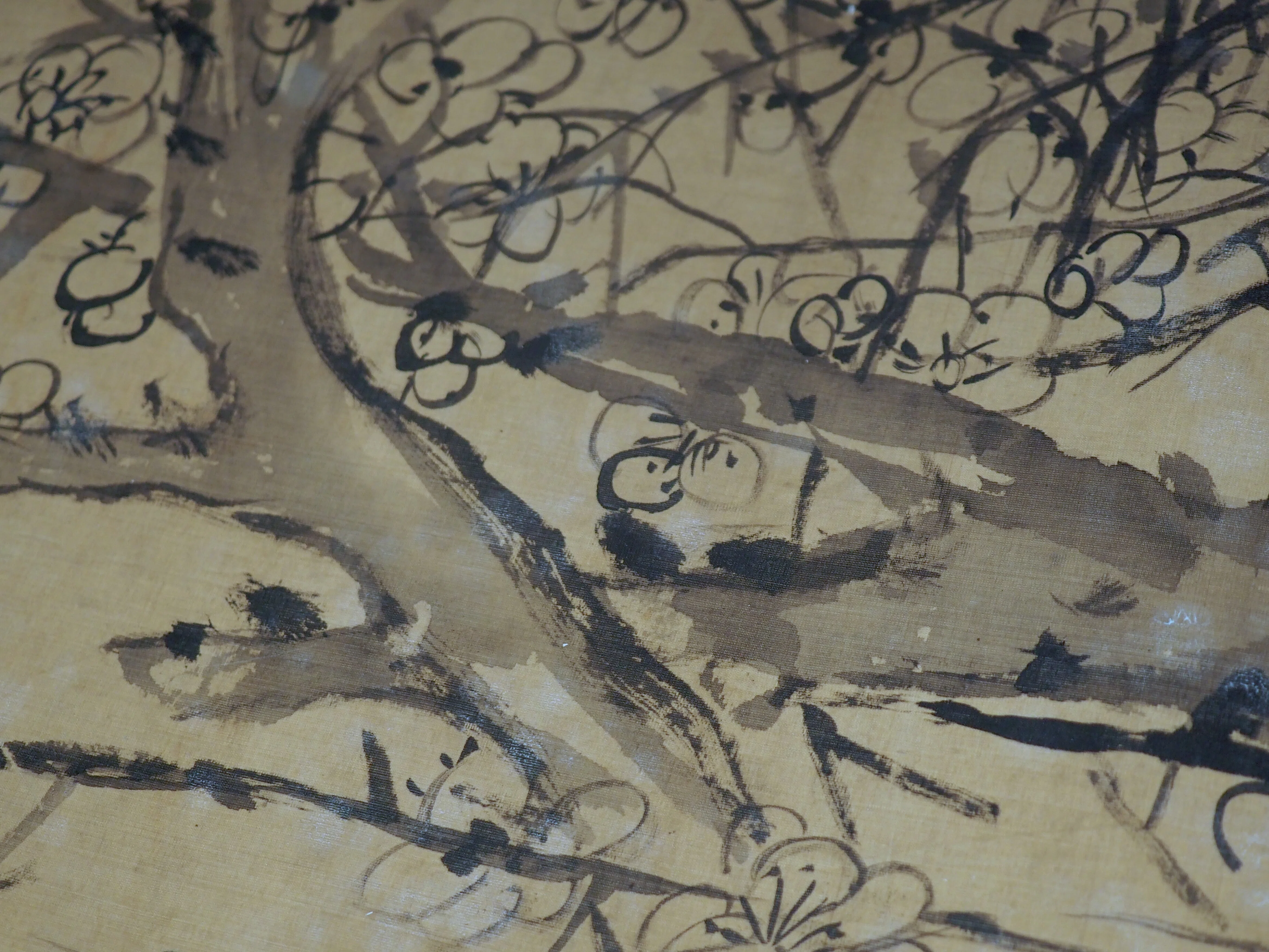 呉俊卿　花鳥画　紙本134×32.5㎝　呉昌碩とも言い清朝末期から近代にかけ活躍 呉俊卿 花鳥画 紙本134×32.5㎝ 呉昌碩とも言い清朝末期から近代にかけ