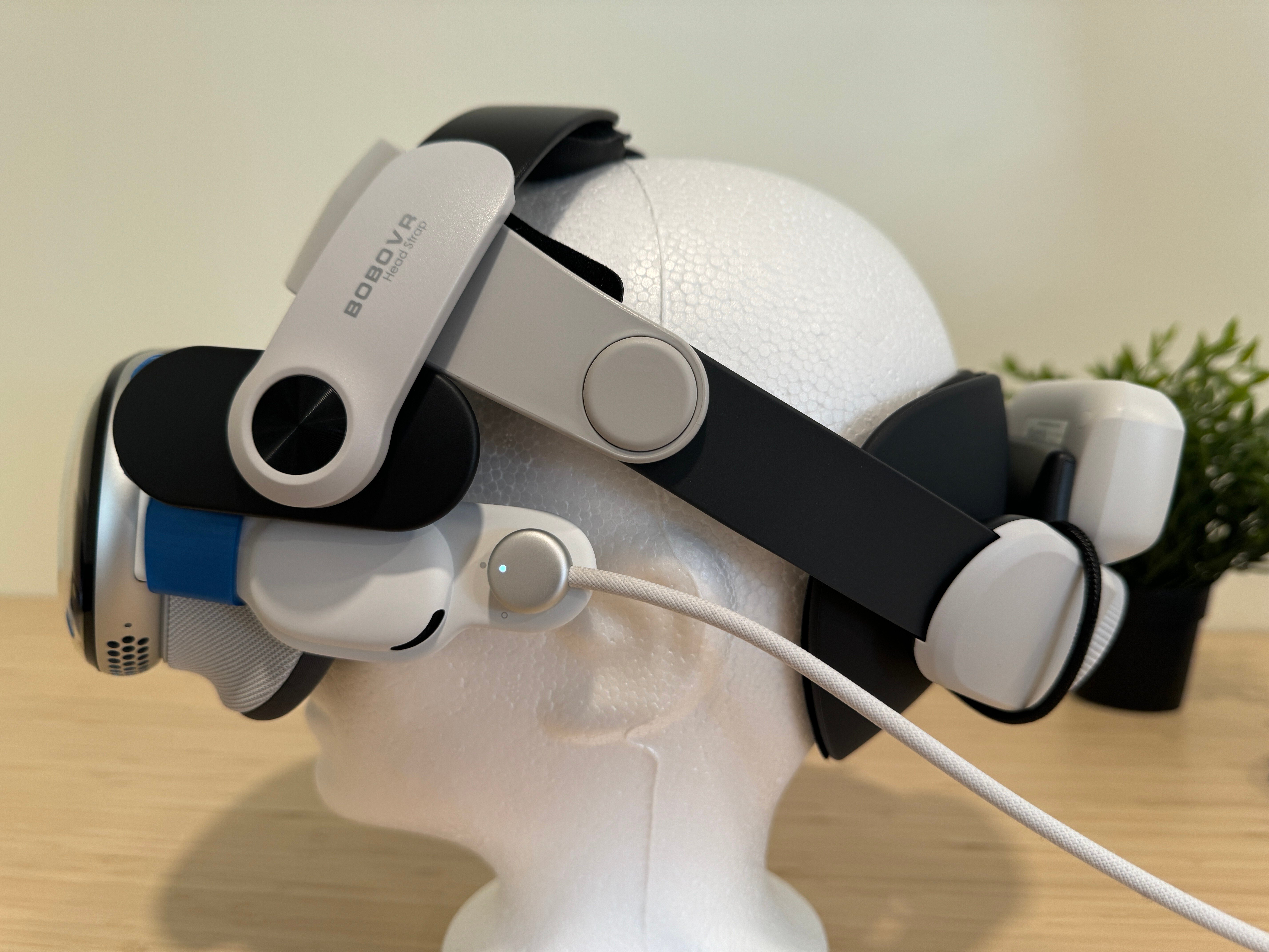 Vision Pro、快適化の沼に挑む Quest 3用ストラップを「合体」｜V