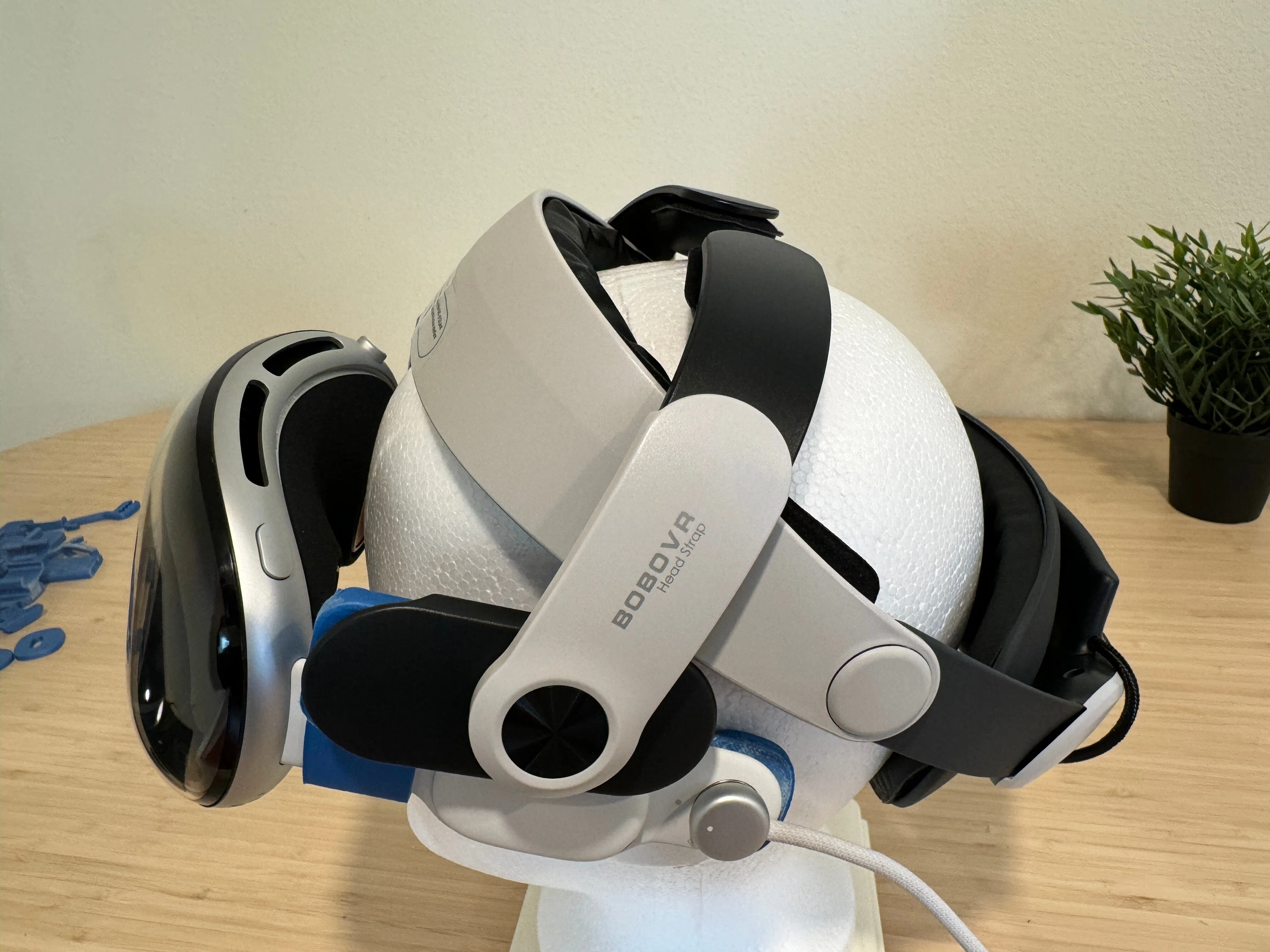 Vision Pro、快適化の沼に挑む Quest 3用ストラップを「合体」｜V