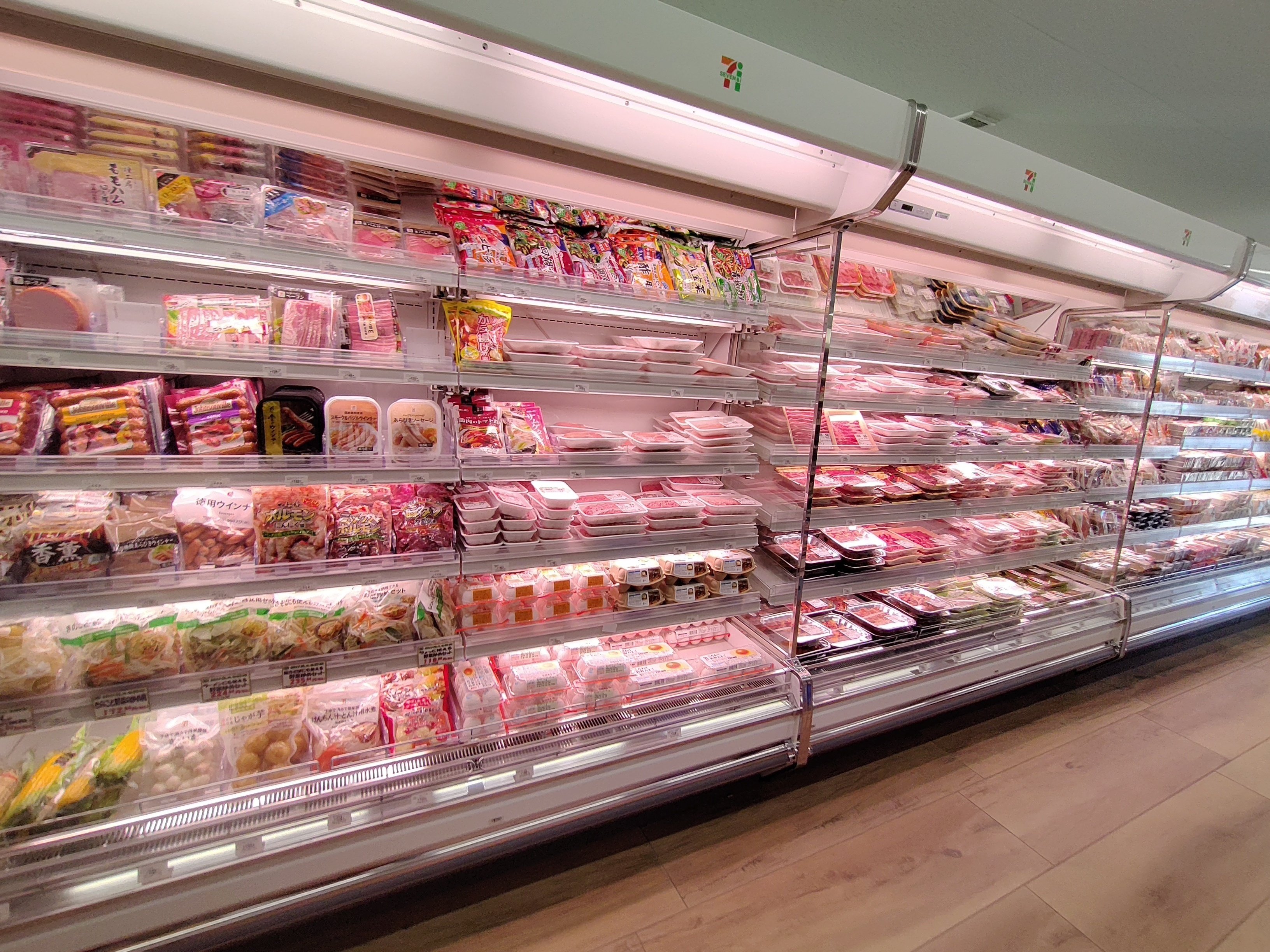 話題のセブンイレブン新店舗｜成田空港リトリート