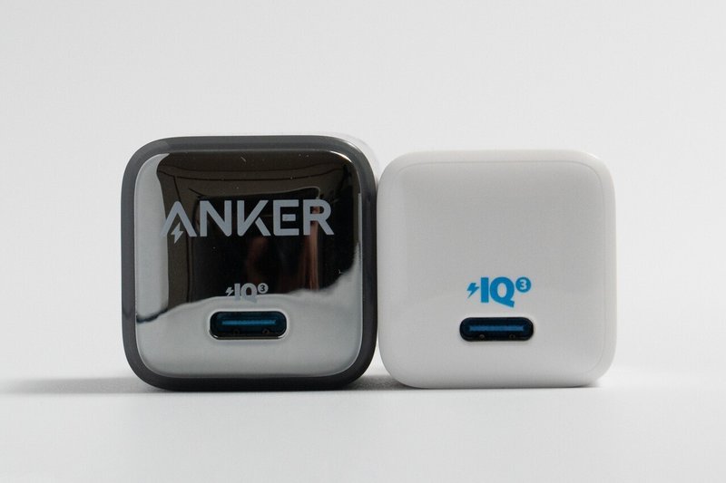 Anker Nano Charger (20W)とAnker PowerPort III Nano 20Wのサイズ2