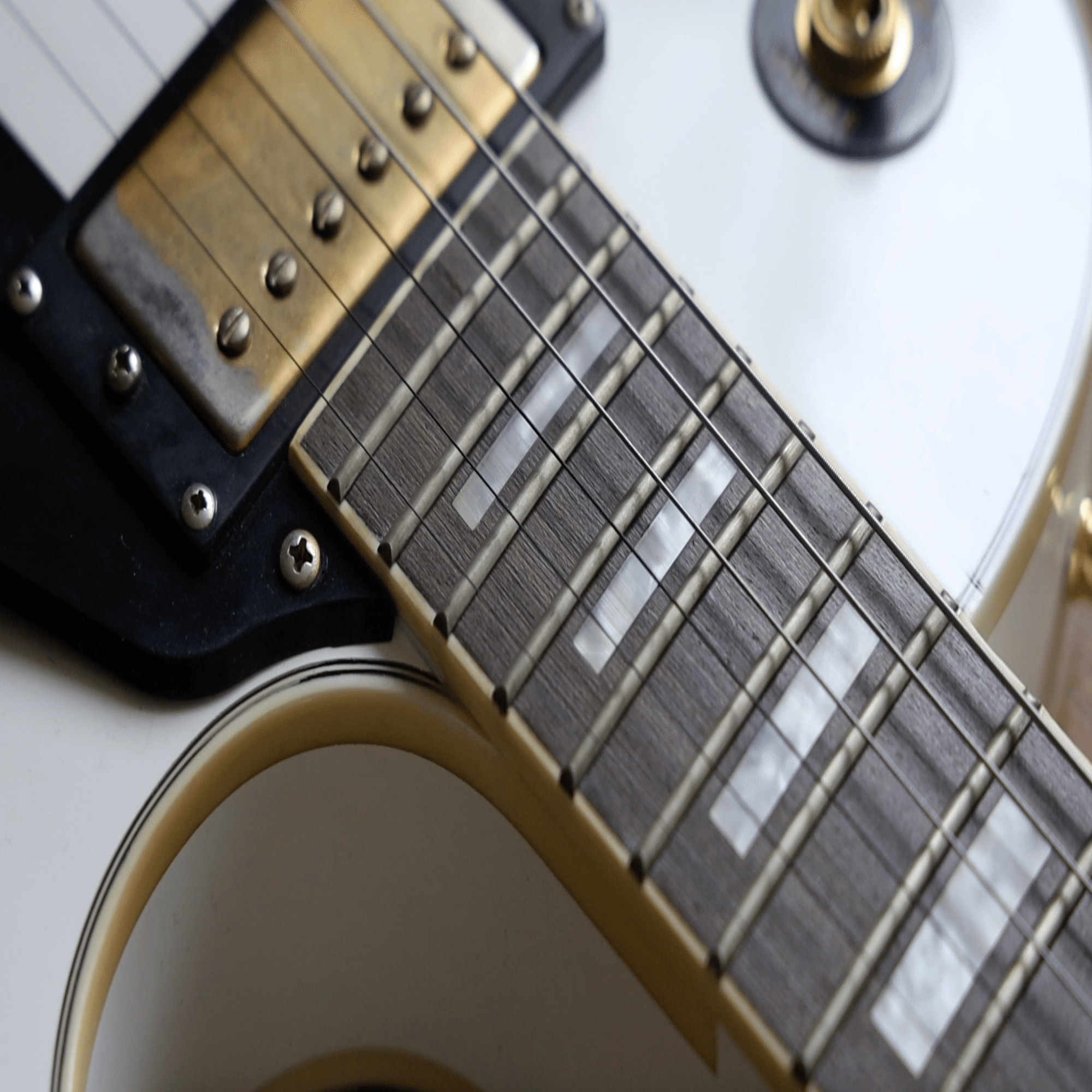 PLAYTECH レスポールタイプのクリーニング｜Croquetteギター機材研究