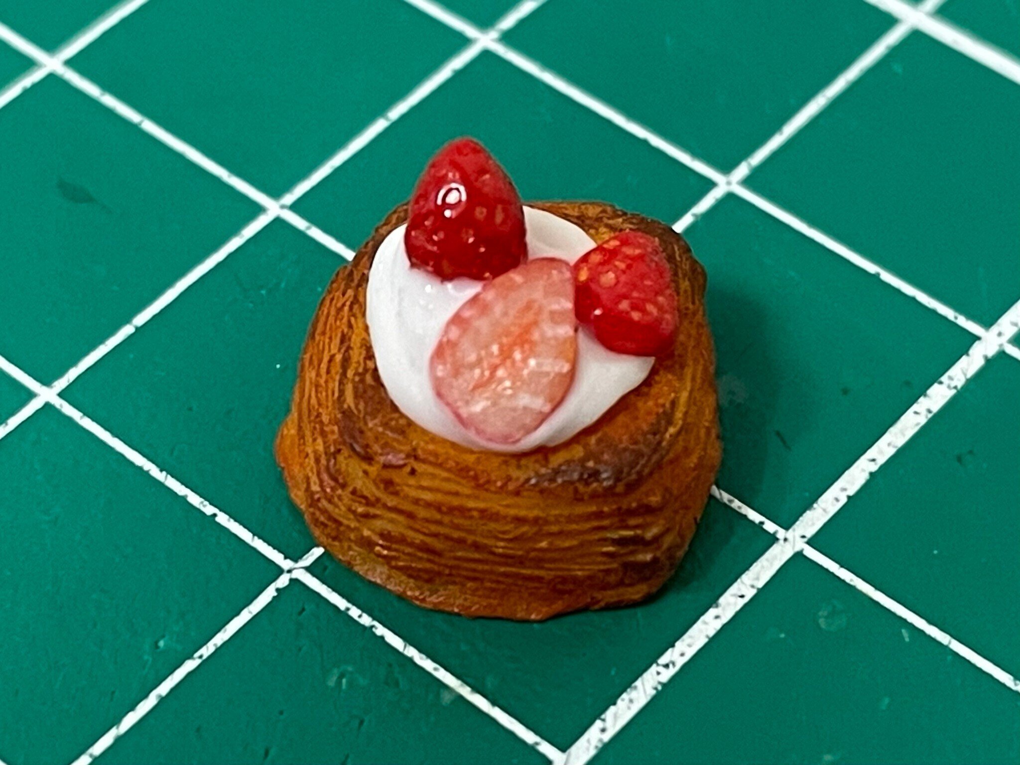 ミニチュア デニッシュ いちご