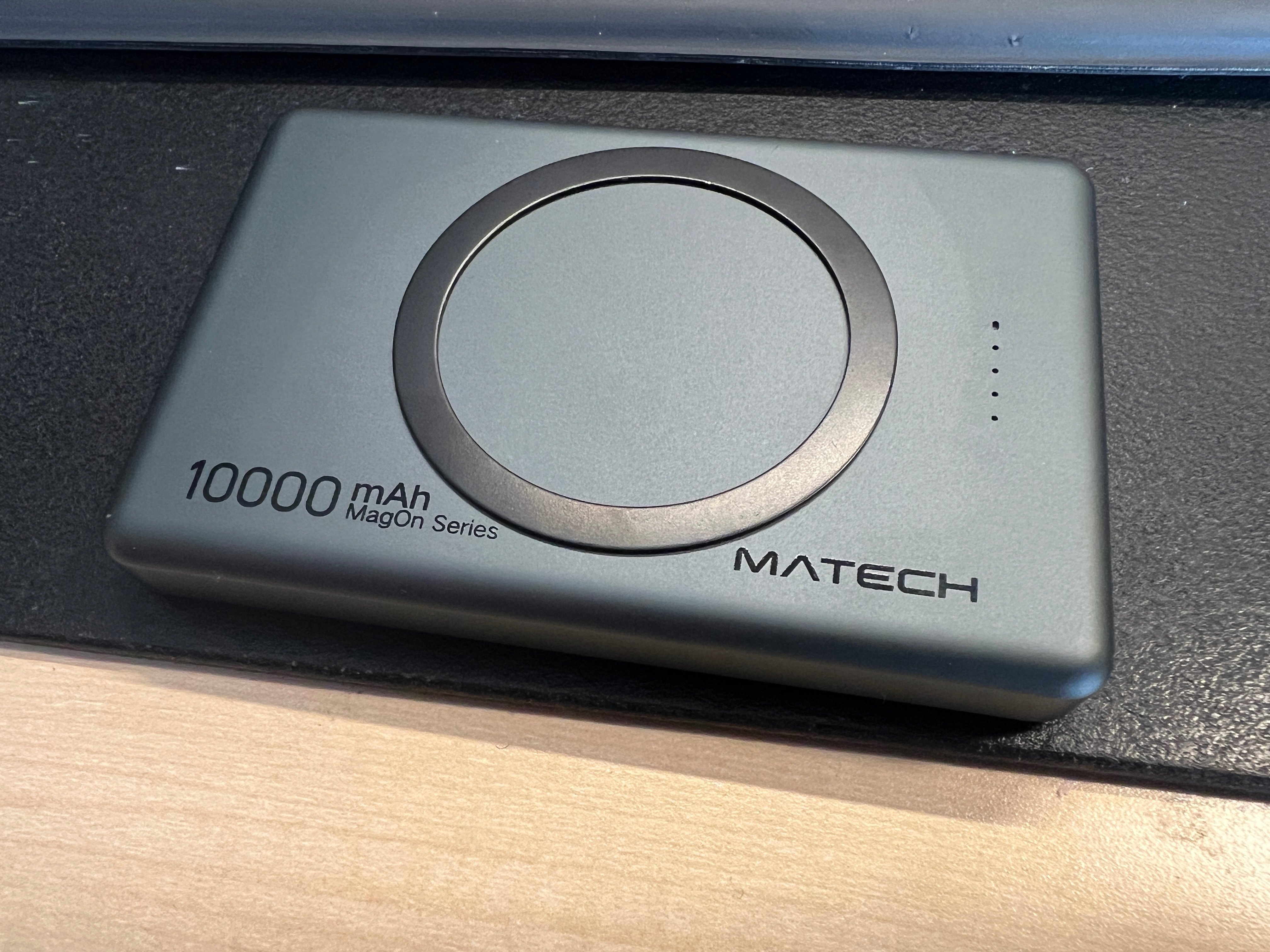 海外旅行にMagSafeチャージャー】MATECH Mag On 10000|マイルス 海外旅行にMagSafeチャージャー】MATECH Mag On 10000|マイルス