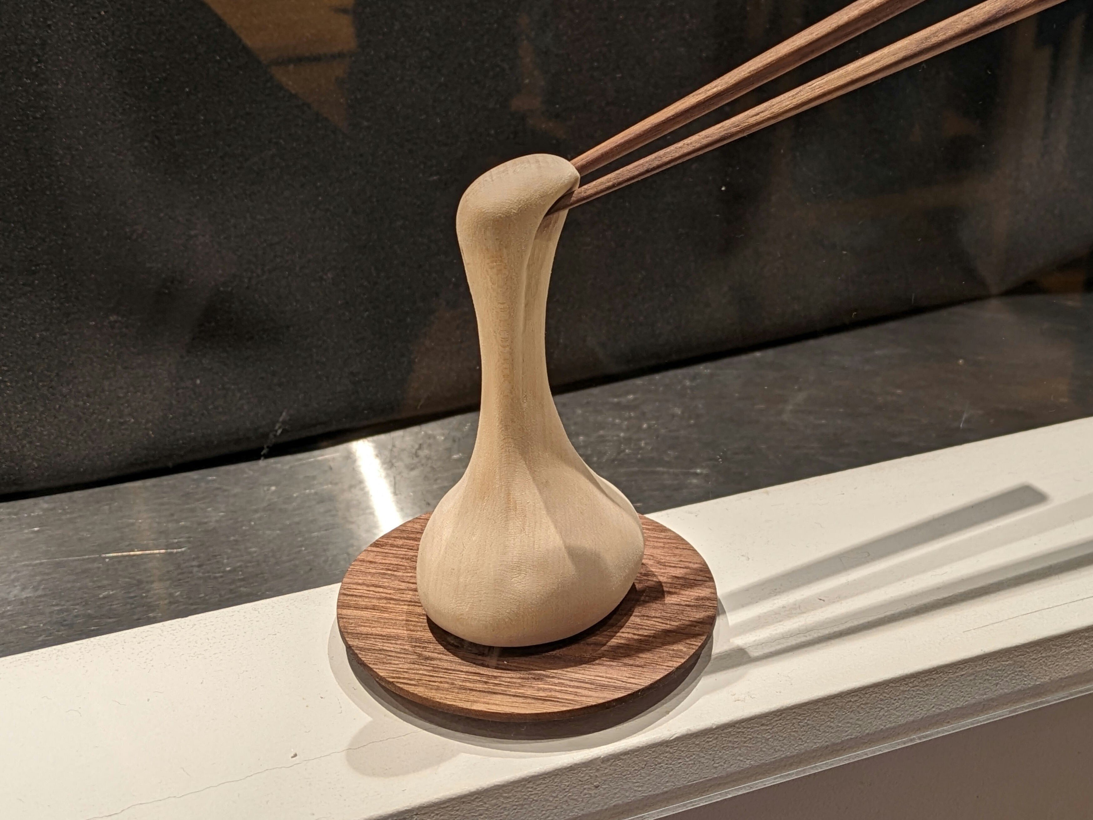 これほんとに木彫り！？！？｜キボリノコンノクイズ型展覧会「どっち