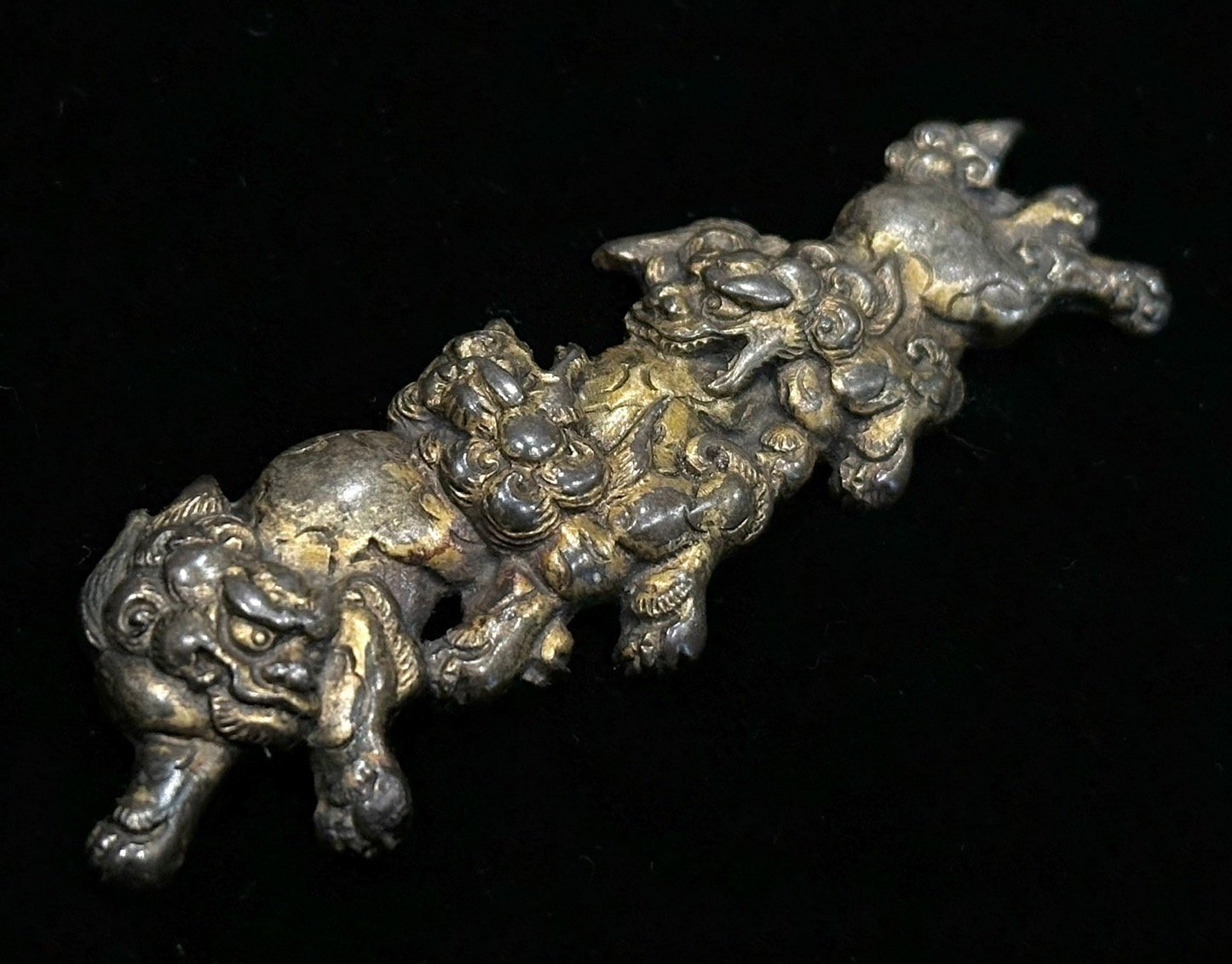 蝦夷目貫⑨ 蝦夷っぽい目貫（埋忠就一）｜刀箱師の日本刀ブログ 中村圭佑