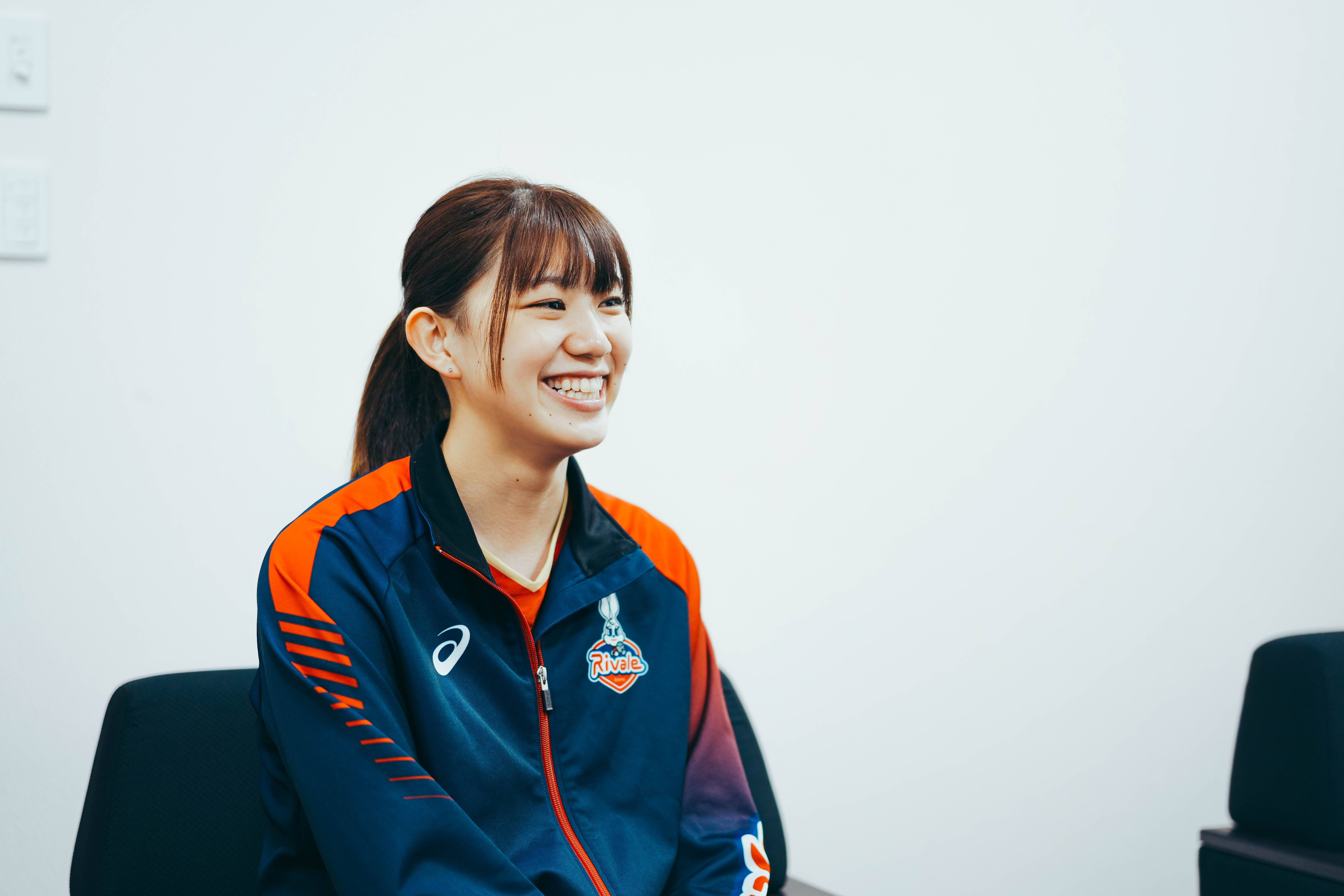 astemoリヴァーレ茨城 野中瑠衣 直筆サインボール 寝転べ