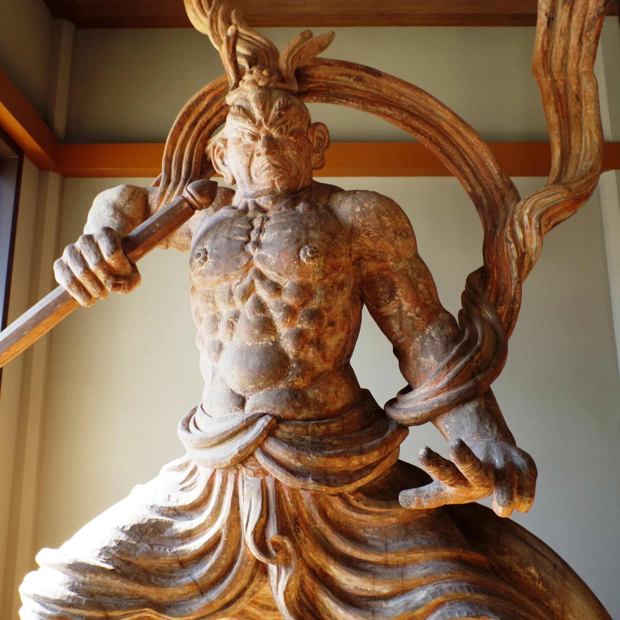 発見◇池上】アントニオ猪木氏モデルの金剛力士像｜いけまち探検隊