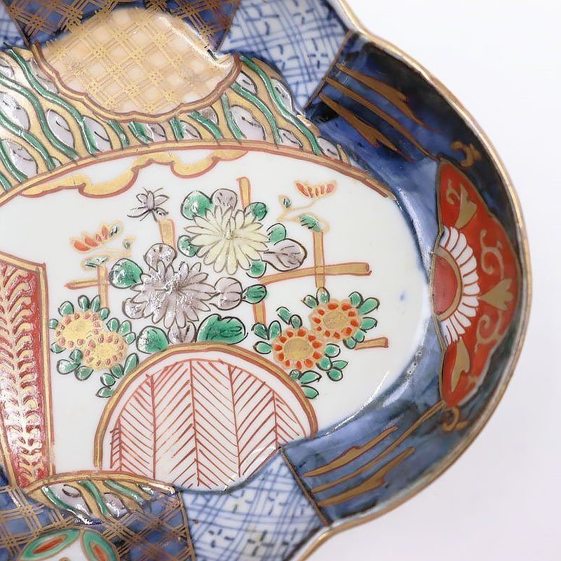 盛期の伊万里 江戸中期 斬新 今でも素晴らしいデザイン 、陶質、呉須の色も良い 175fc40a9efa10701b2fc34573f725