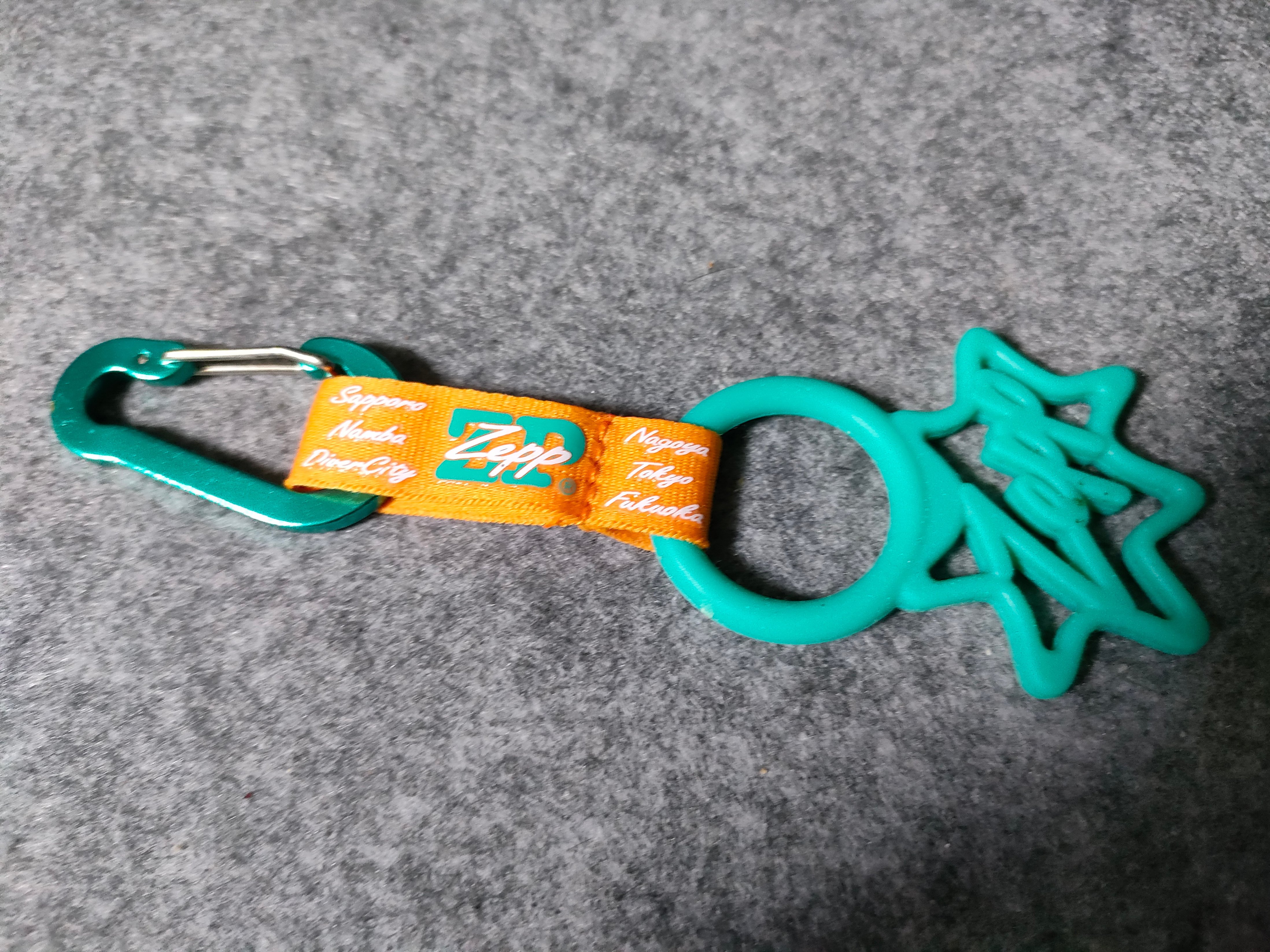 Amazon.co.jp: zepp ライブハウス ドリンクホルダー カラビナ