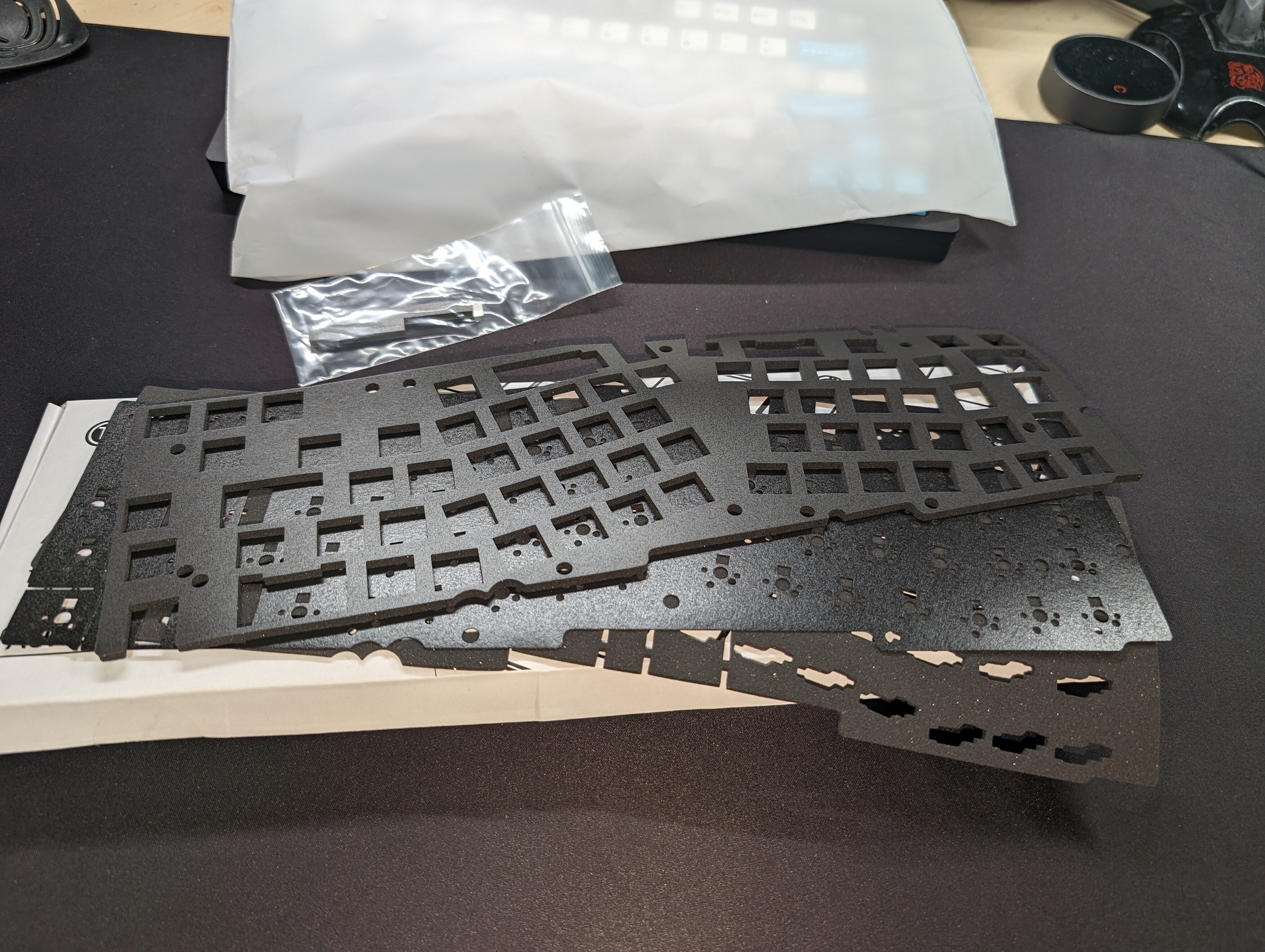 Keychron Q8 音響アップグレードキット導入とholeeMOD実施｜ふじえだ