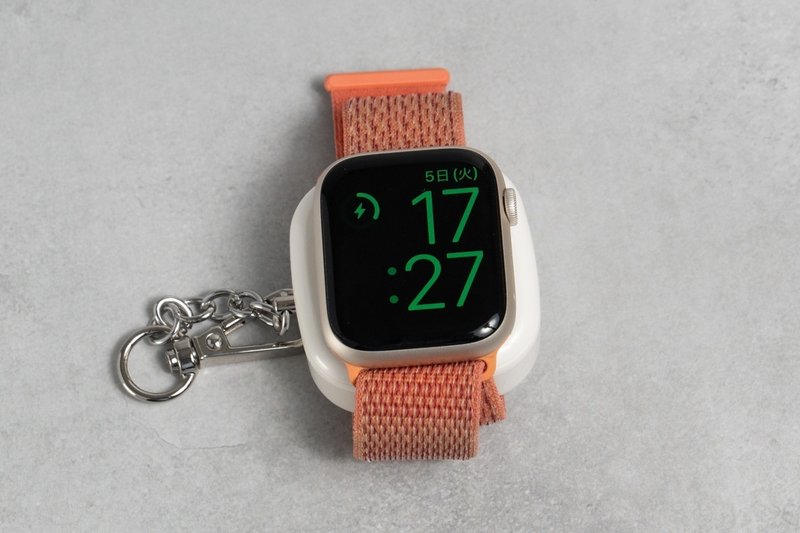GOVNDVN キーホルダー型Apple WatchモバイルバッテリーでApple Watchを充電