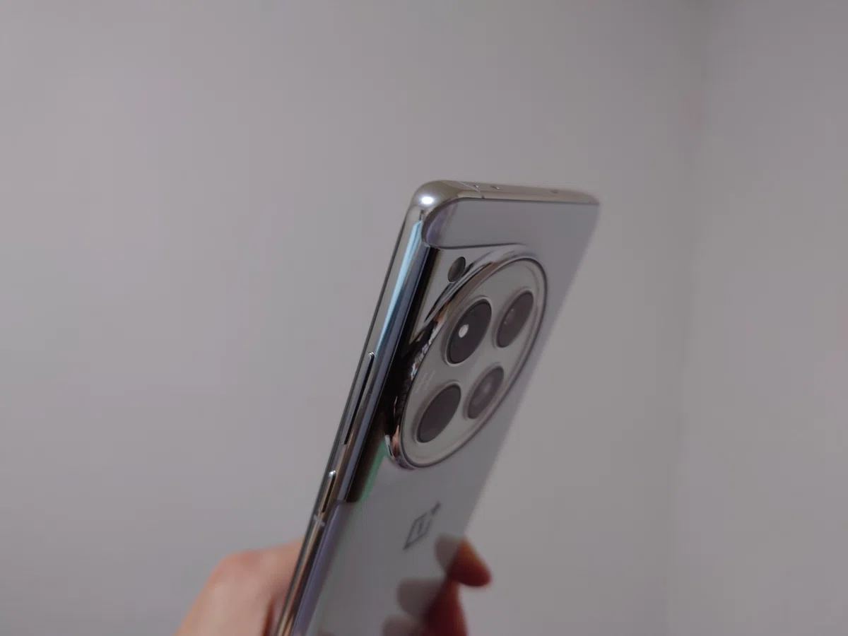 OnePlus 12(中国版・ホワイト)を購入して、ごにょごにょしてみた話｜omuomu