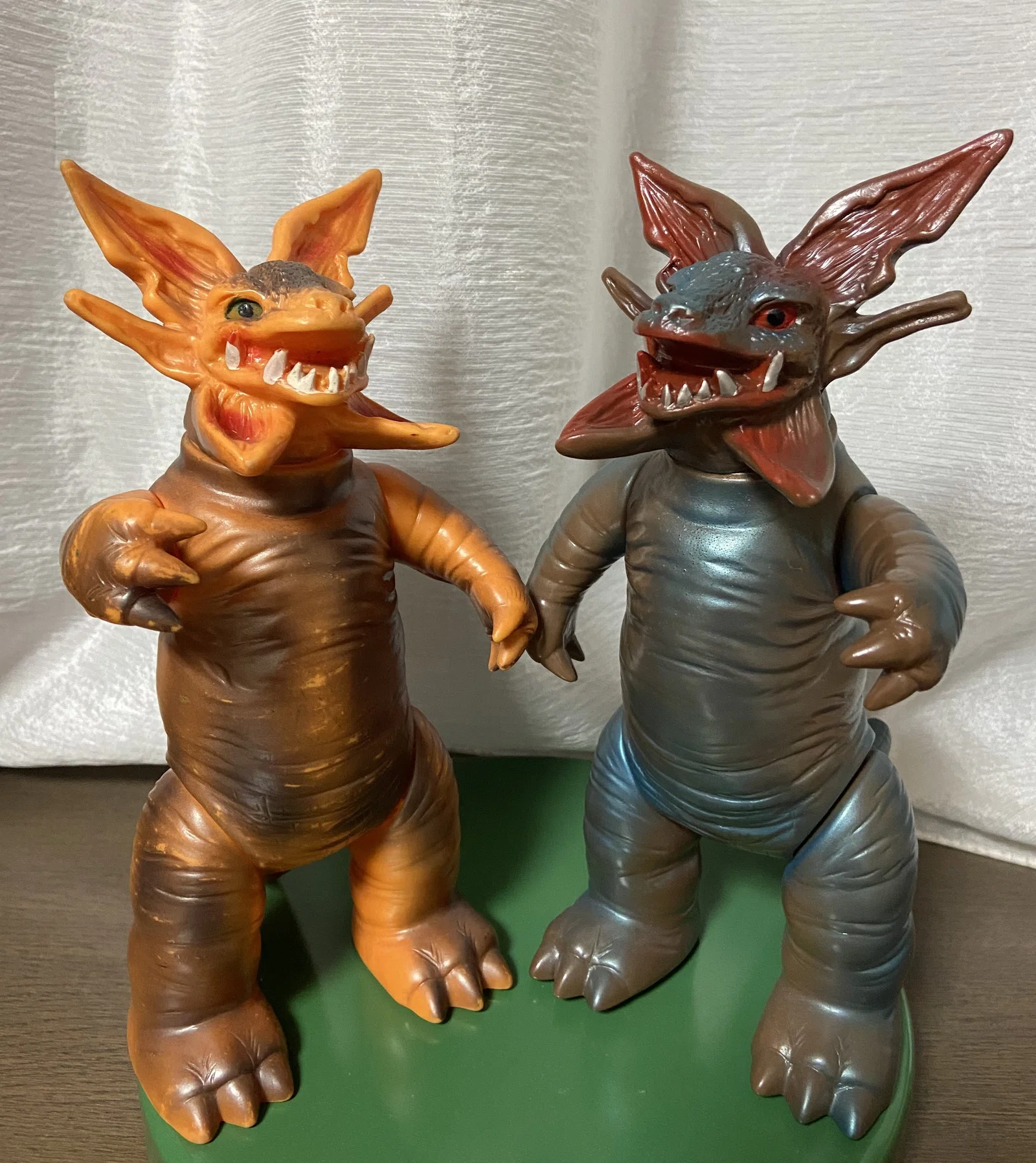 暴君怪獣ガバラ フィギュア 墓場の画廊 ブルマァク 逆巻き