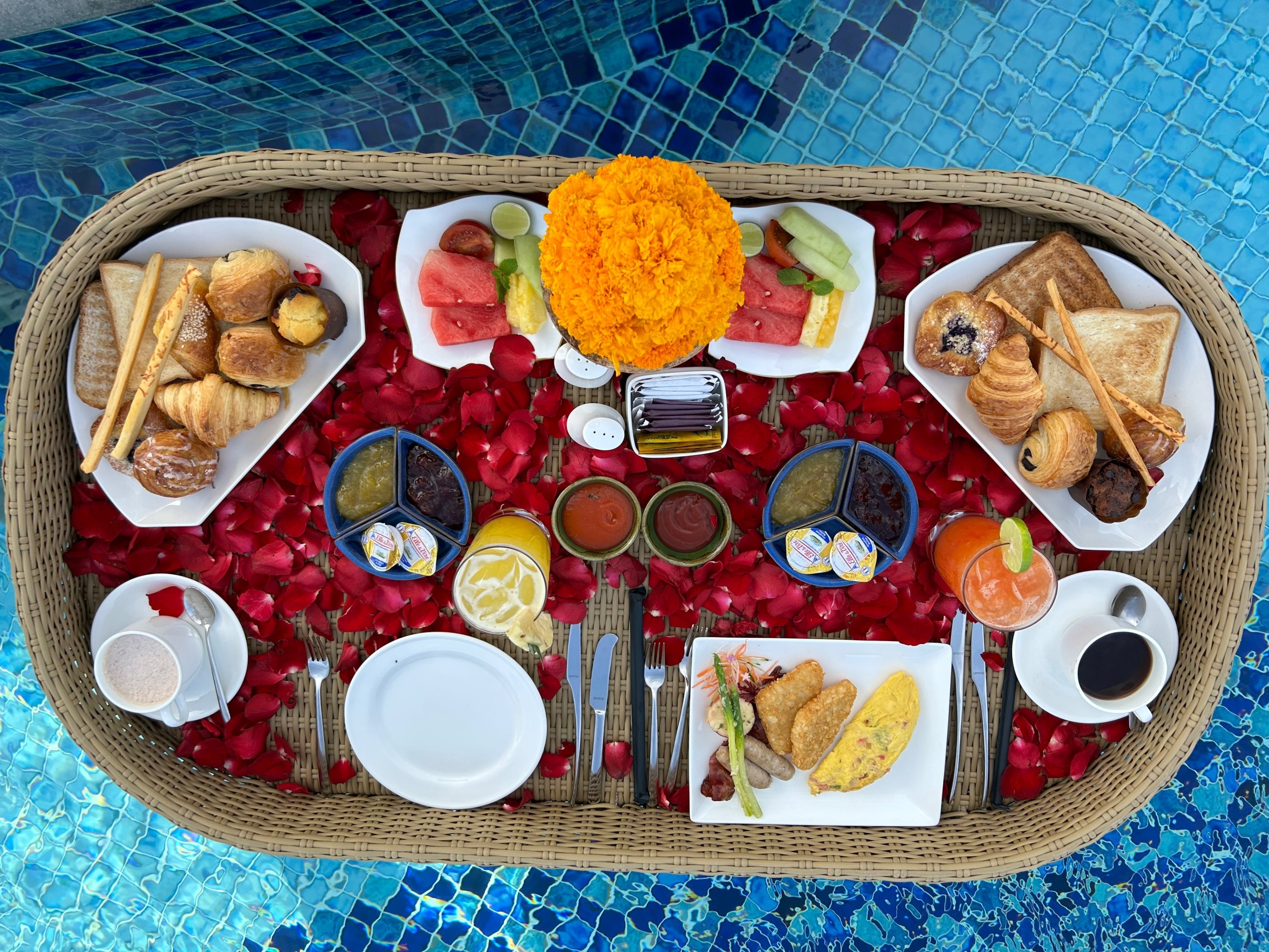 バリ島〜新婚旅行記〜 vol.2 2日目フローティングブレックファスト編