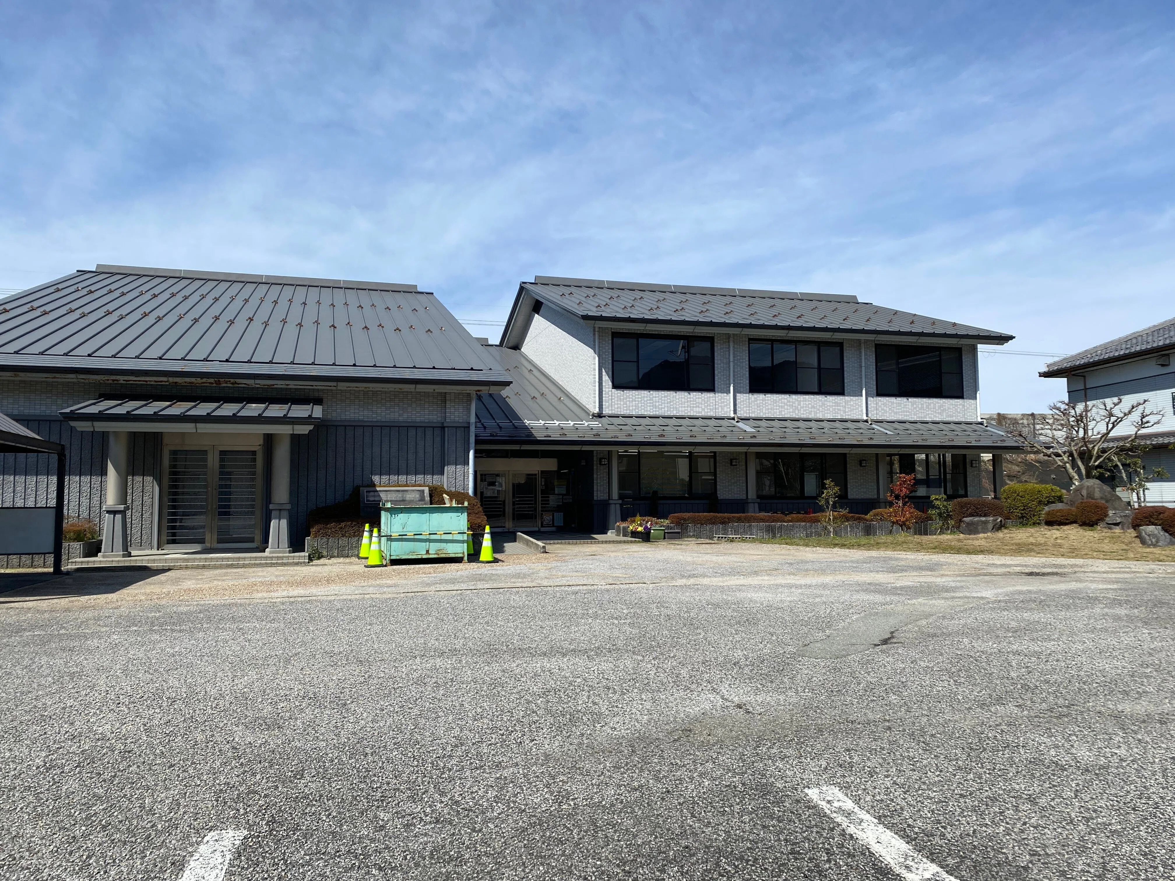鳥居本地区公民館へ書籍を寄贈しました｜サンライズ出版＠心に残る本づくり