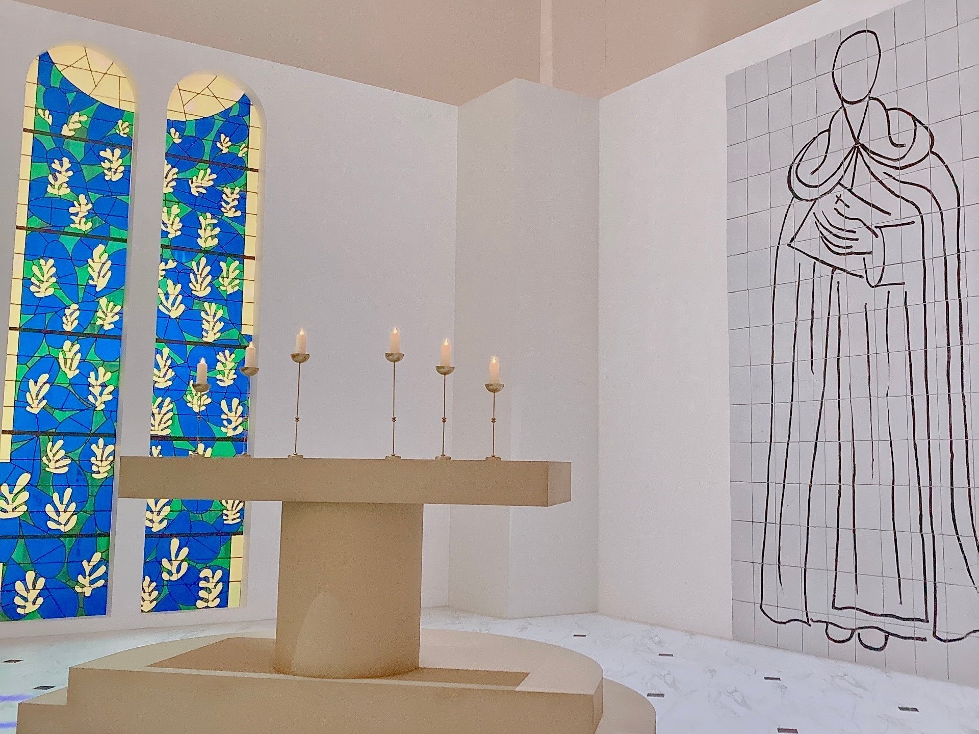 マティスの礼拝堂が六本木にやってきた｜マティス 自由なフォルム