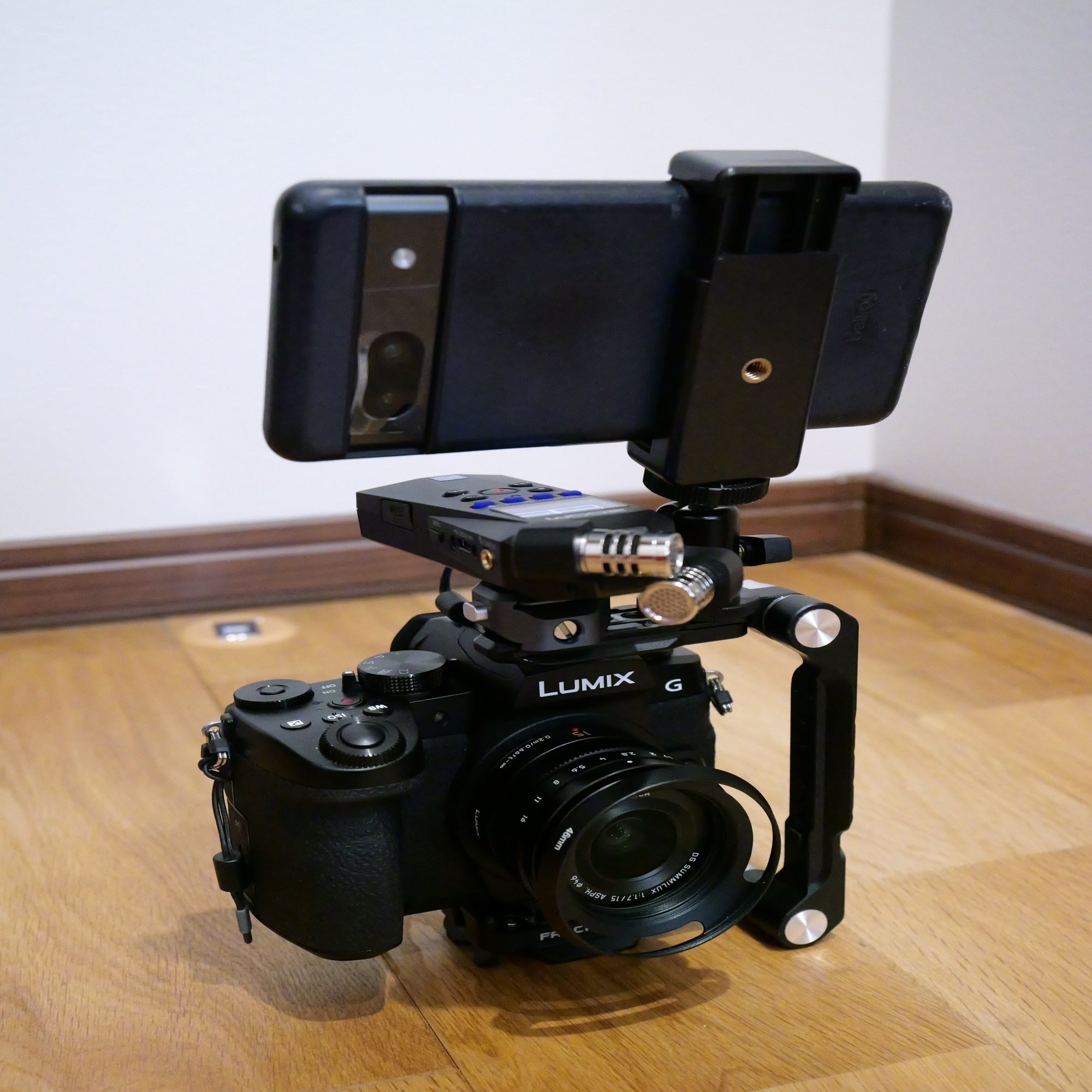 LUMIXで手軽にモニターつけて撮影したい｜まつ