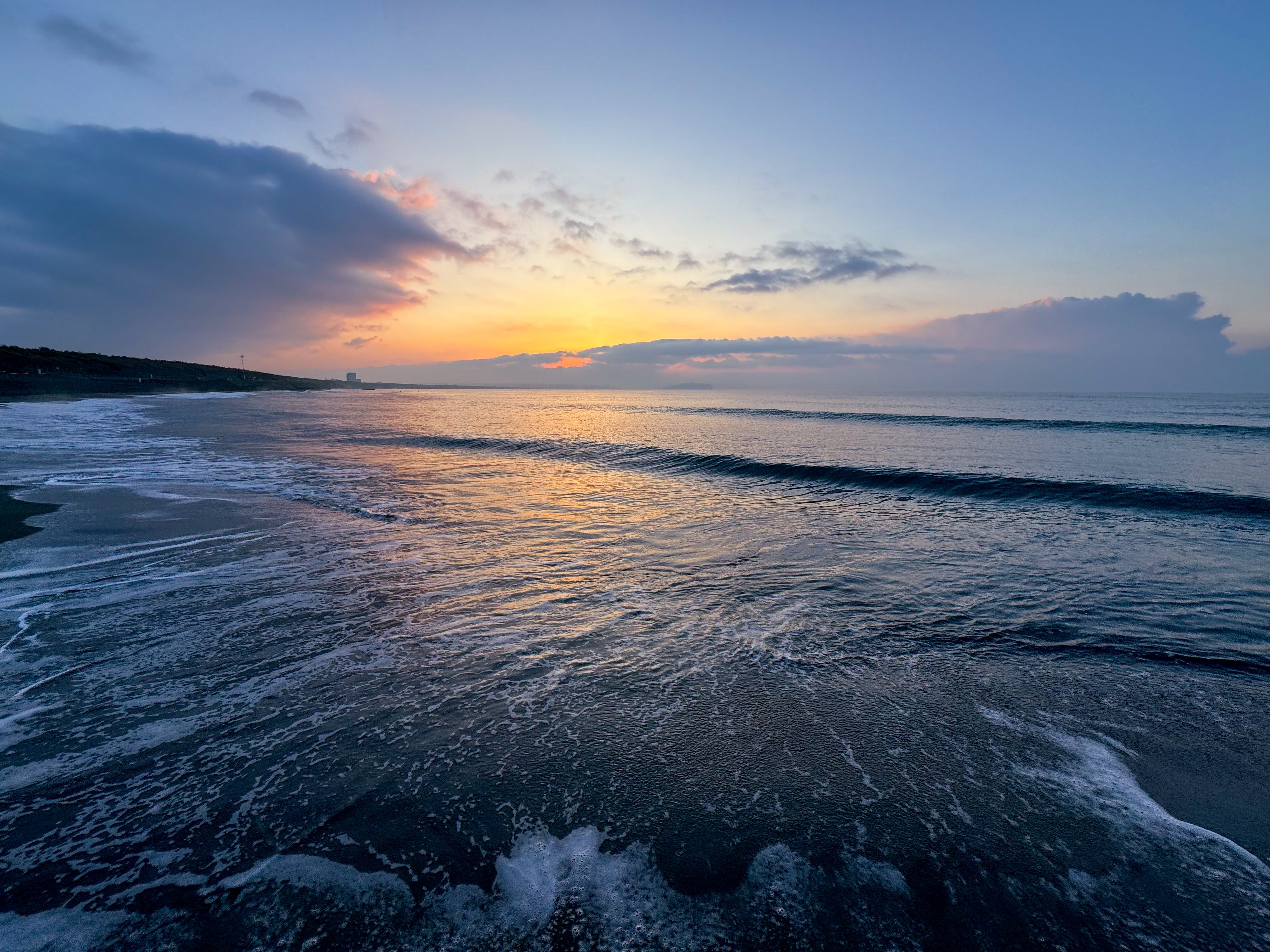 風景画　海辺 2025.7 Location 富山県 雨晴海岸 「色が描く、あたらしい朝